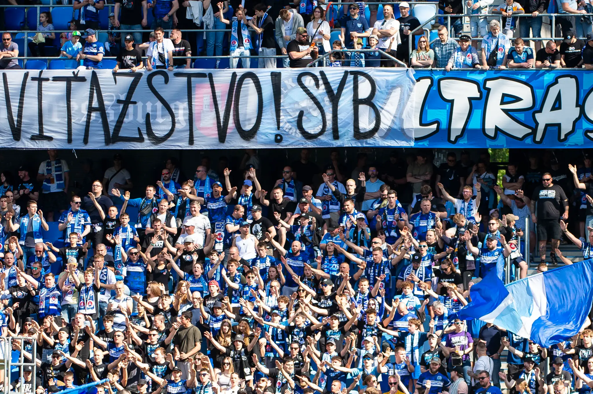 Na snímke fanúšikovia ŠK Slovan Bratislava.