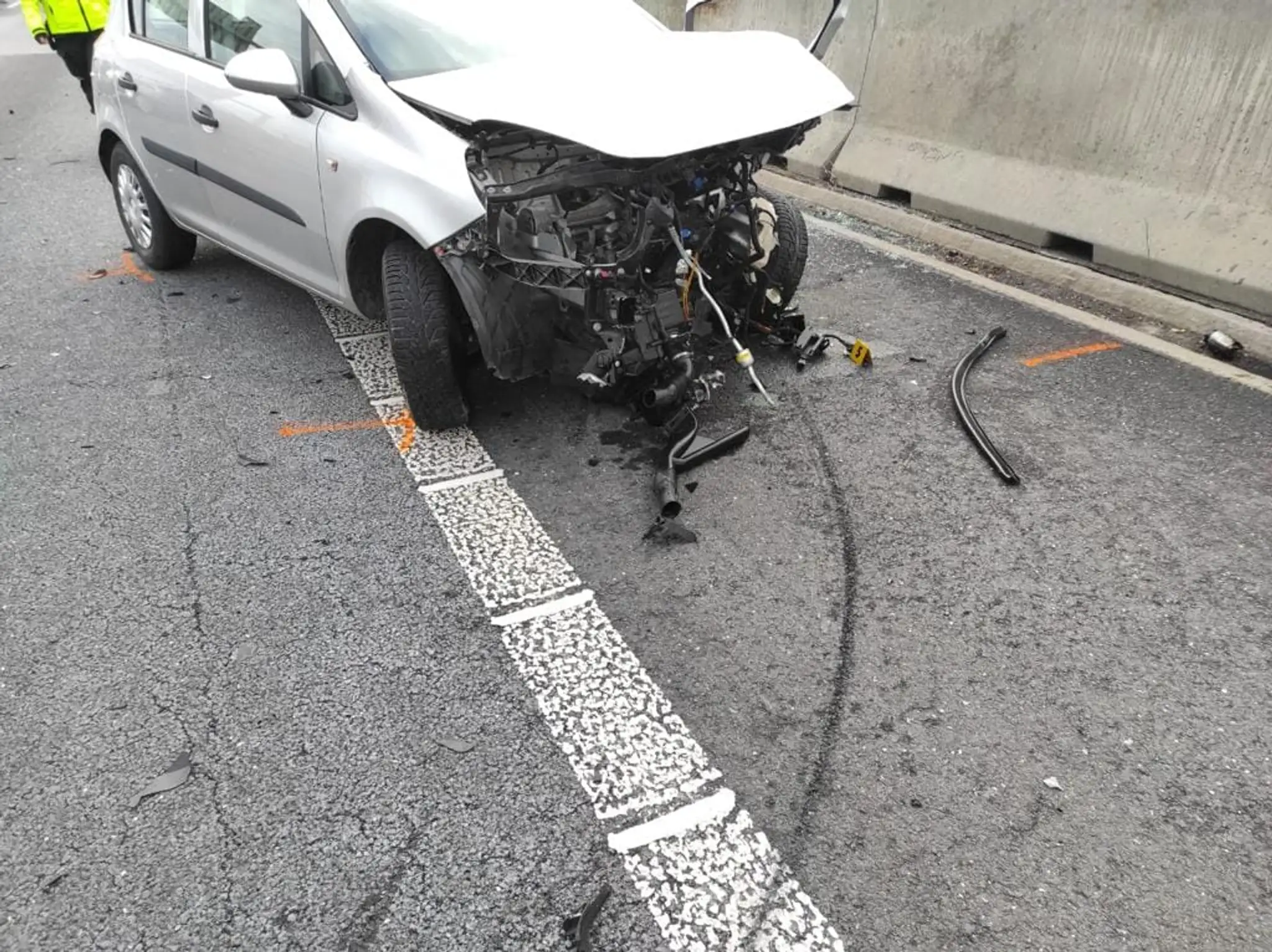 Na diaľnici pod Tatrami sa zrazili dve autá, jedného z vodičov prevážal vrtuľník