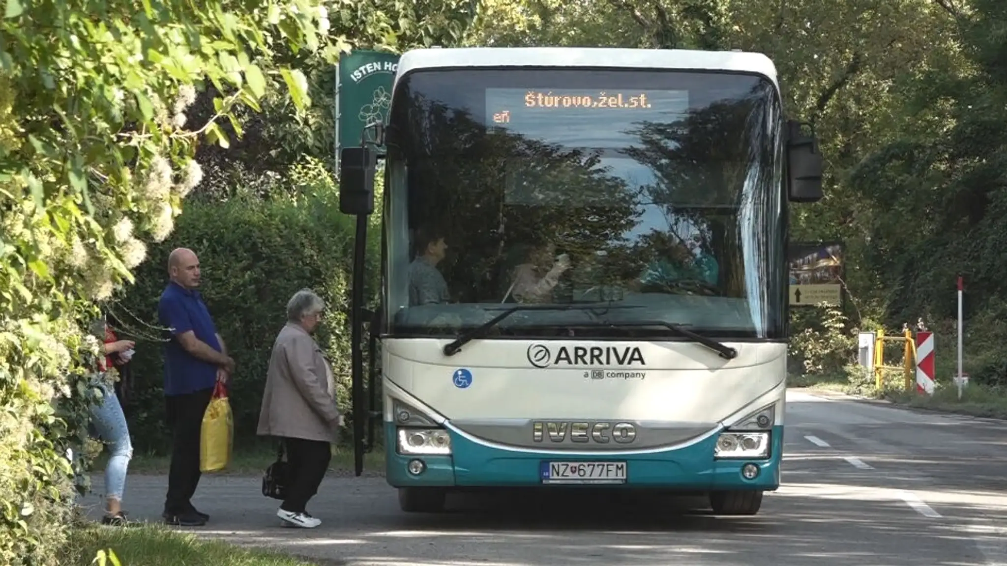 Do obce Chľaba znovu jazdí autobus. 