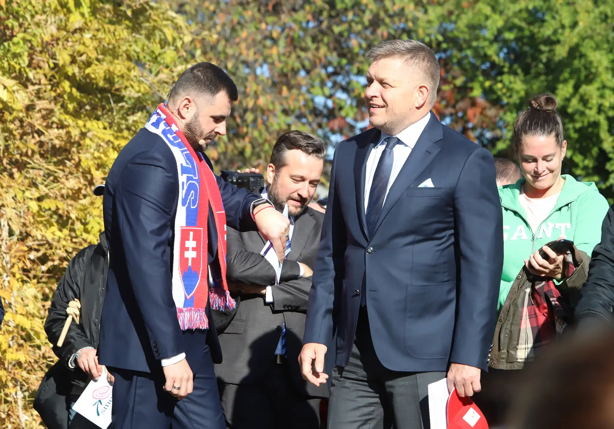 Protivládny čapicový protest Smeru.