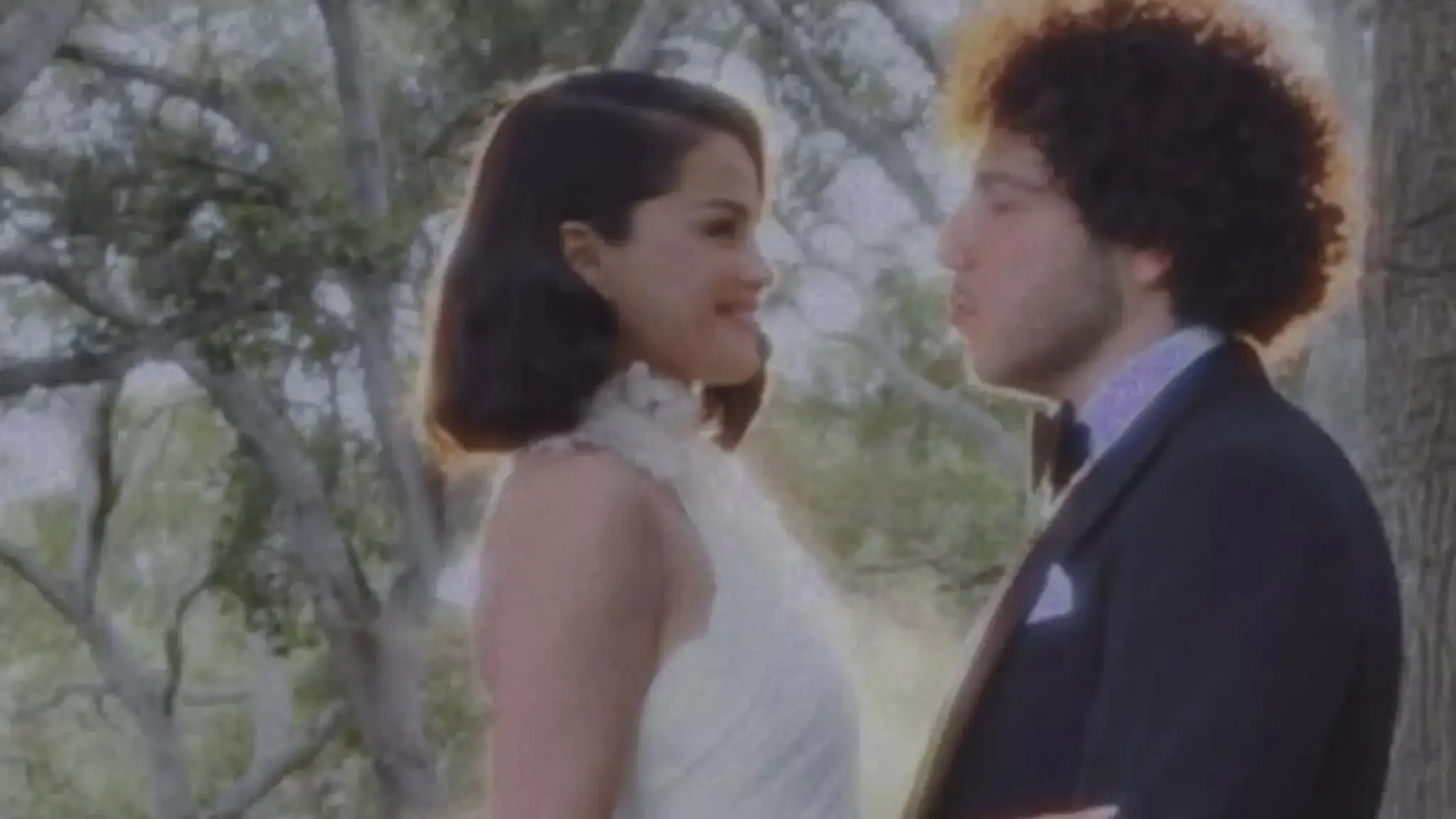 Selena Gomez a Benny Blanco sa zosobášili.