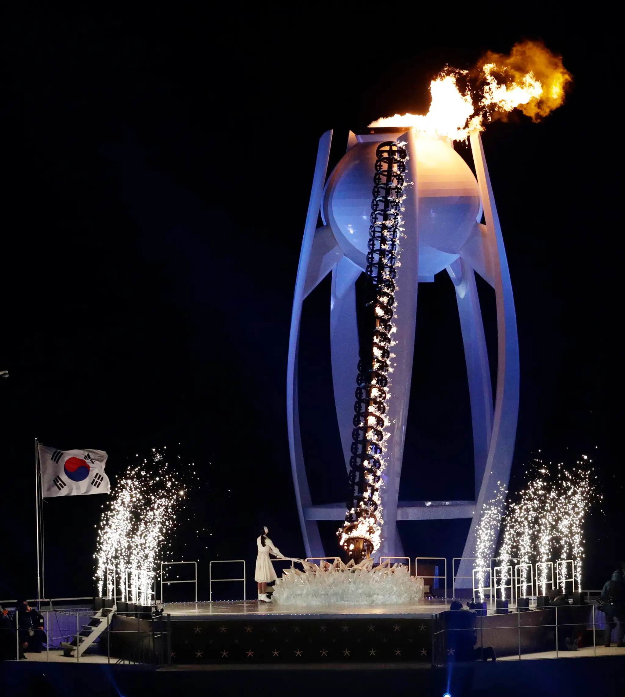 Ohňostroje počas otváracie ceremoniálu. 