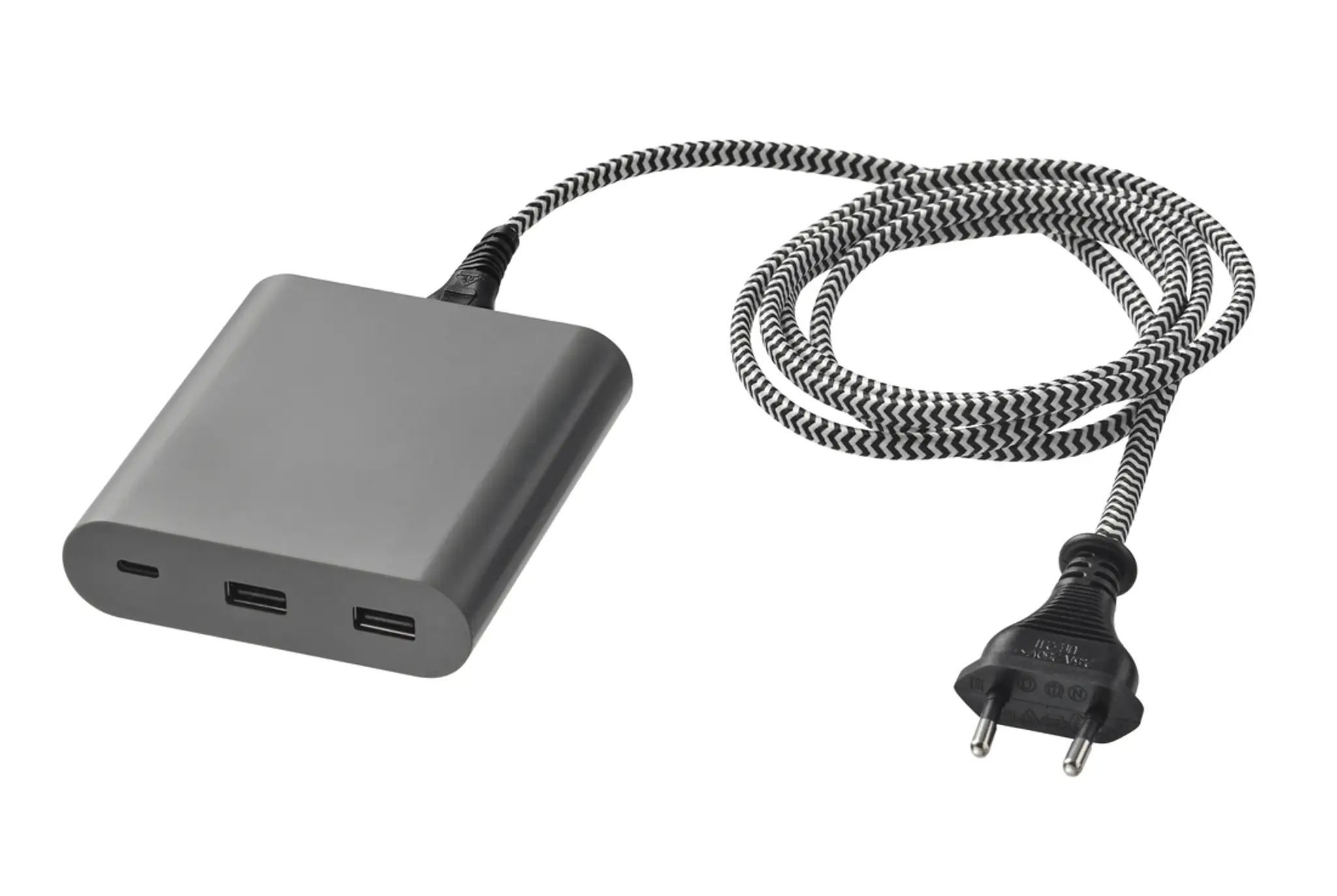 USB nabíjačka ÅSKSTORM 40 W v tmavosivej farbe s číslom výrobku 50461193. 
