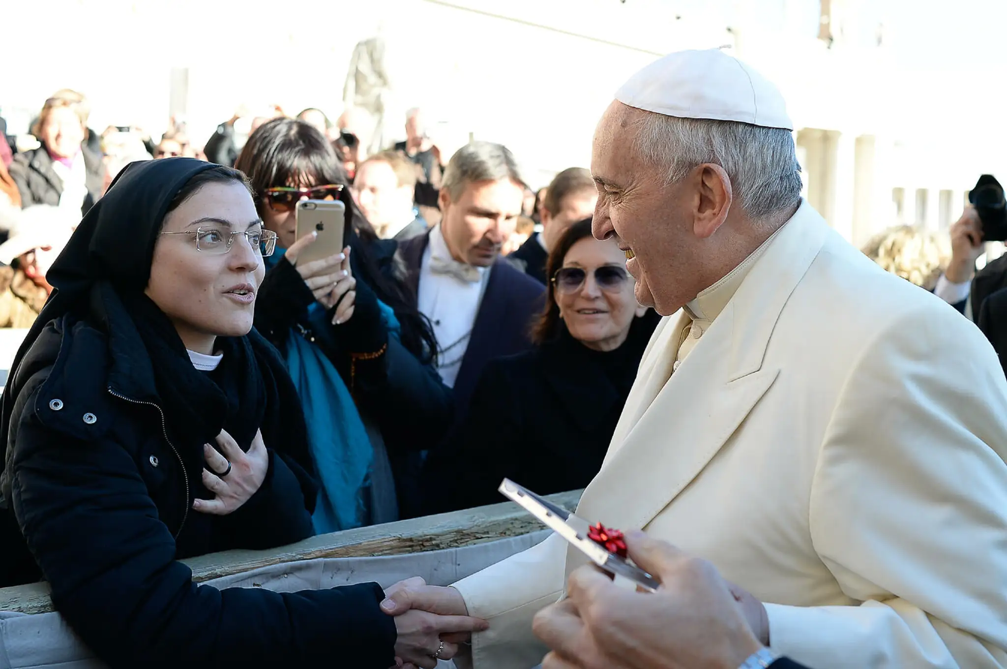 Vatican_Pope_Singing_Nun458422207926.jpg