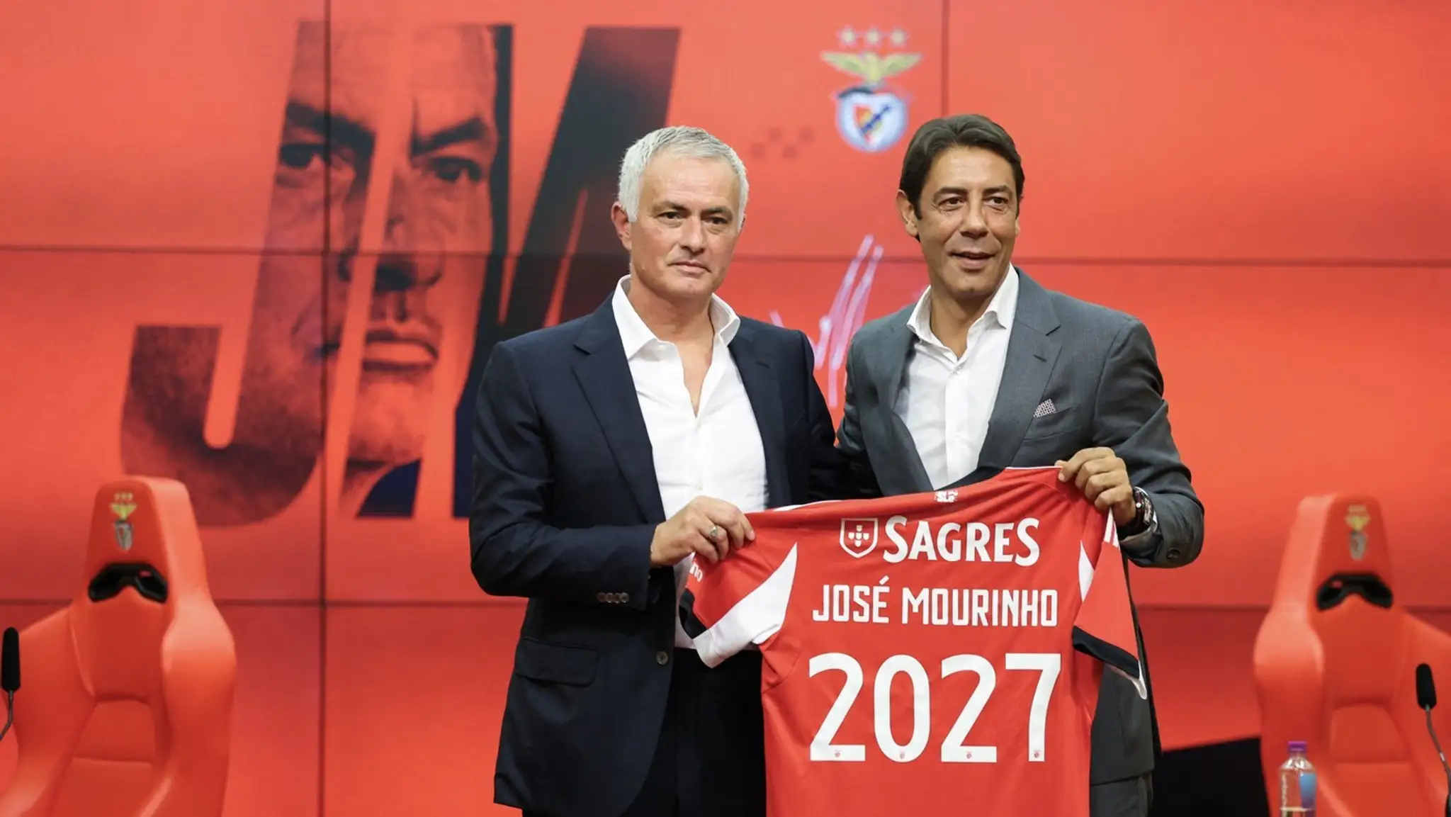 José Mourinho (vľavo) a Rui Costa