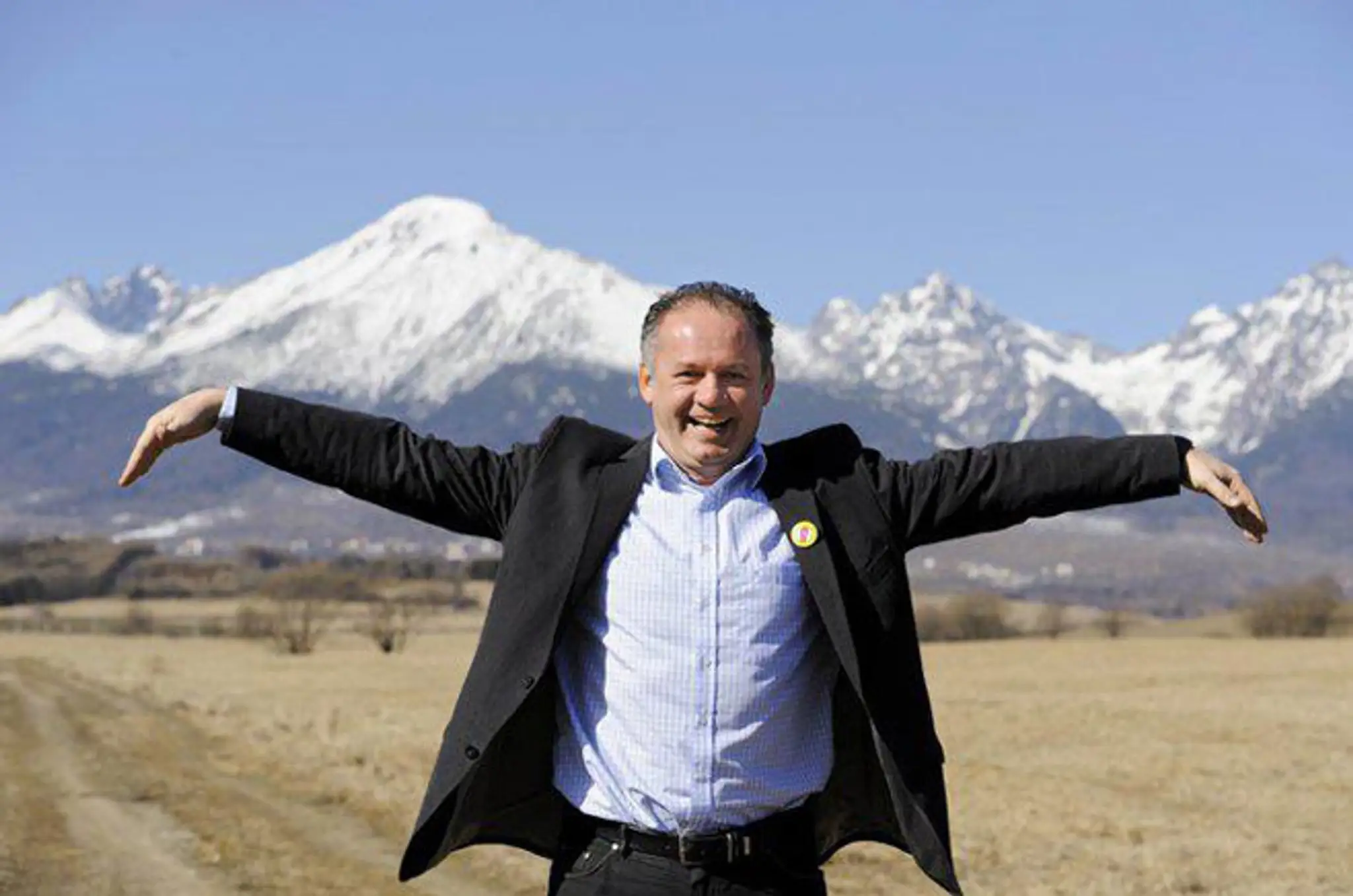 Prezident Andrej Kiska na archvínej snímke ako Dobrý anjel.