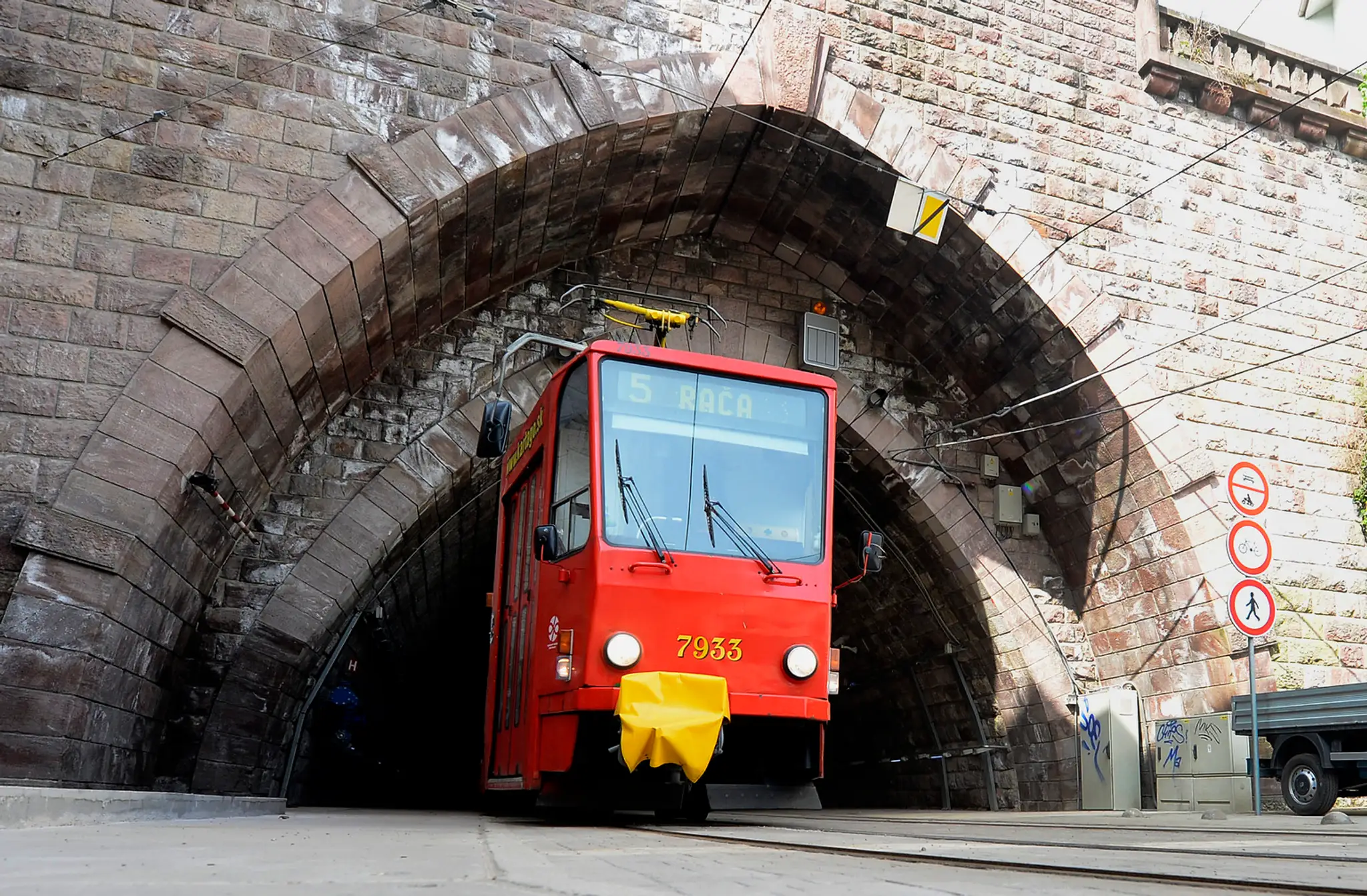 1maj2013_tunel_elektricky_4056286.jpg