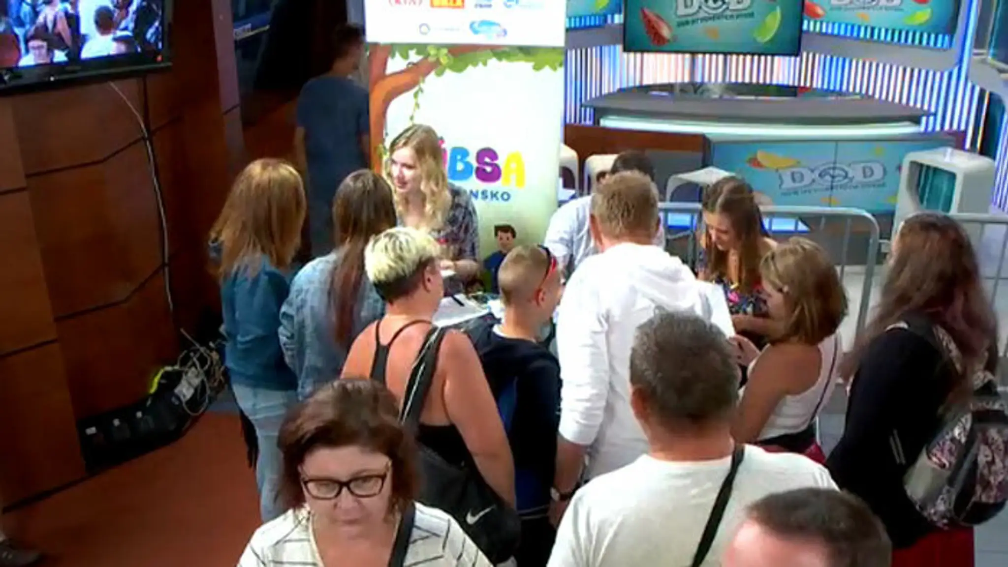 Improvizovaná miniautogramiáda reportérov Telerána