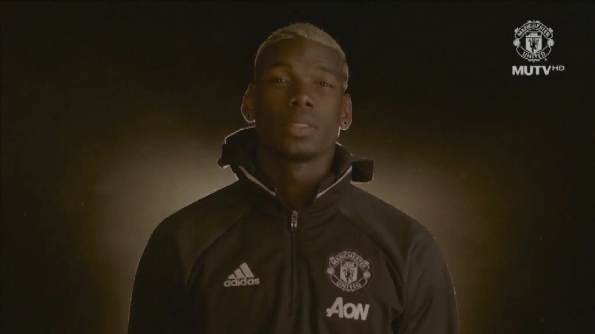 Paul Pogba prestupil do Manchestru United.