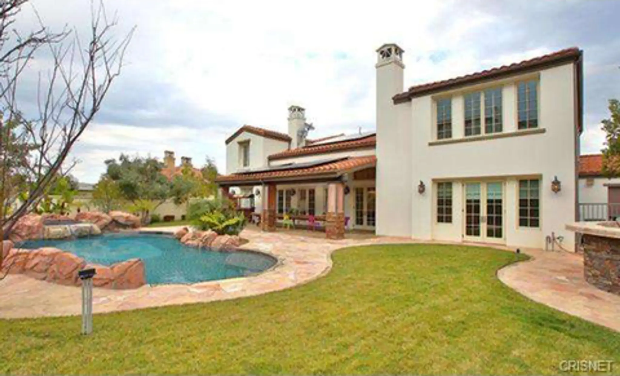 kylie-jenner-new-house-photos-013-480w.jpg