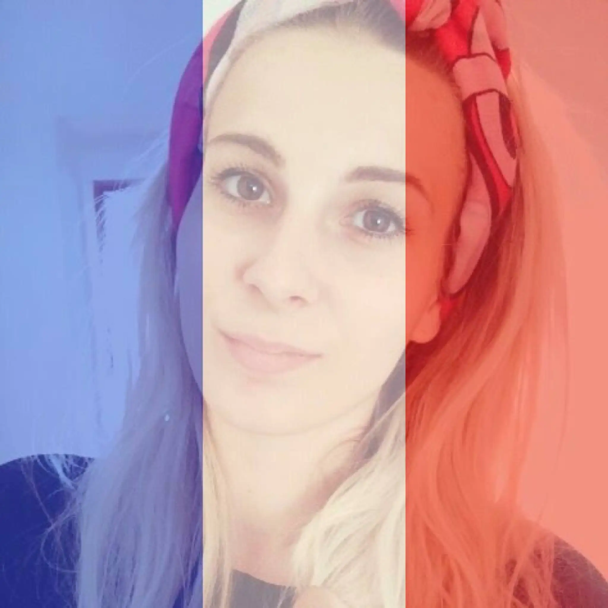 Faceebok zaplavili profilové fotografie zaodeté do francúzskej vlajky.