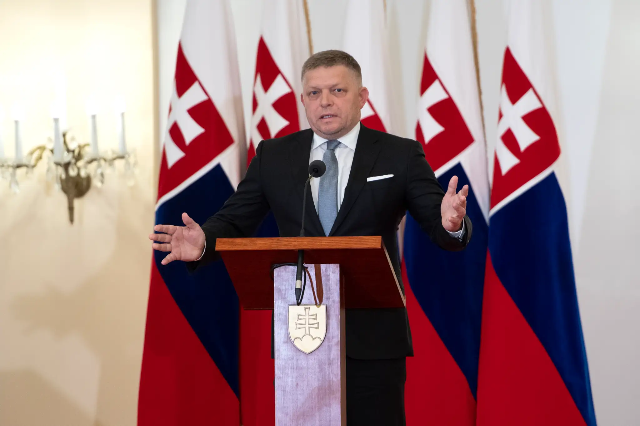 Poslanec NRSR (Smer-SD) Robert Fico počas príhovoru na slávnostnom zasadnutí NRSR pri príležitosti 30. výročia prijatia ústavy SR.