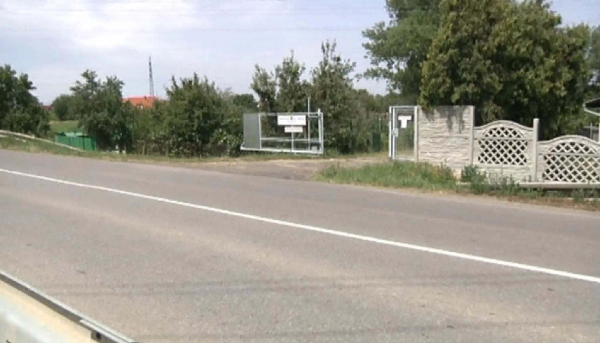 Plná čiara pri záhradkárskej oblasti v Michalovciach.
