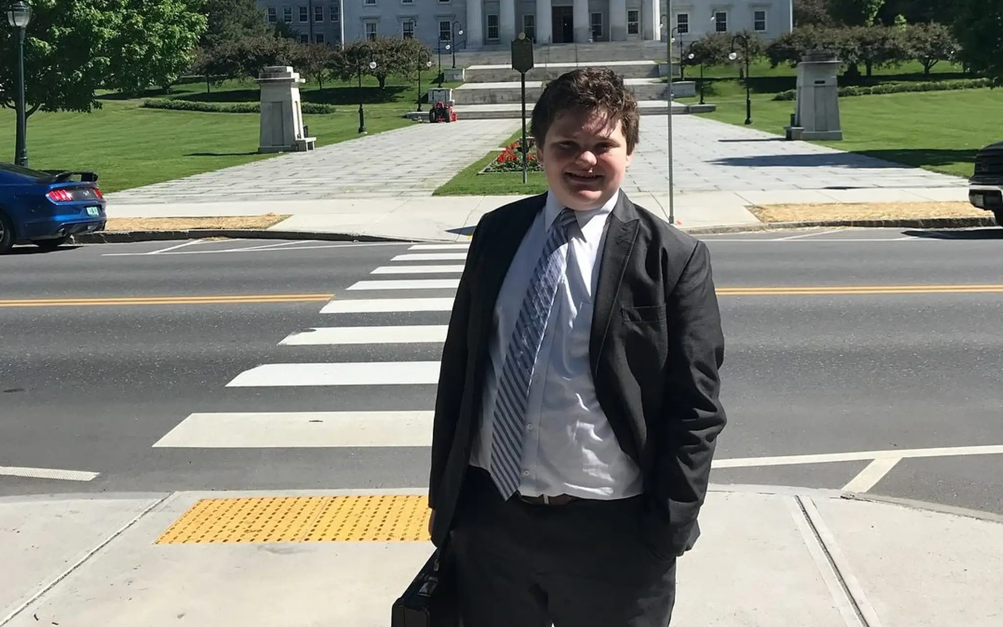Ethan Sonneborn kandiduje za guvernéra USA