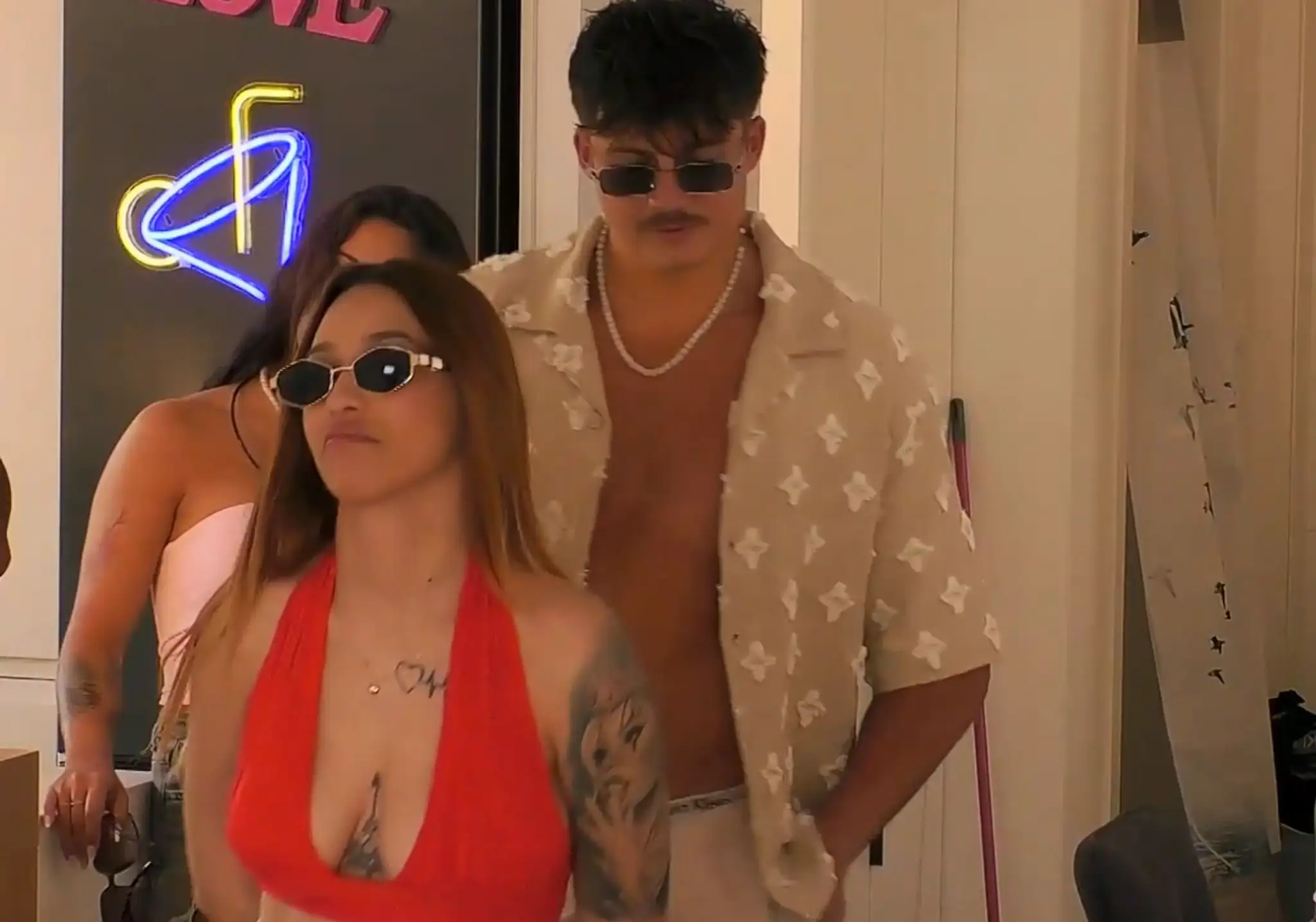 Prvé intímne zblíženie v Party Shore!