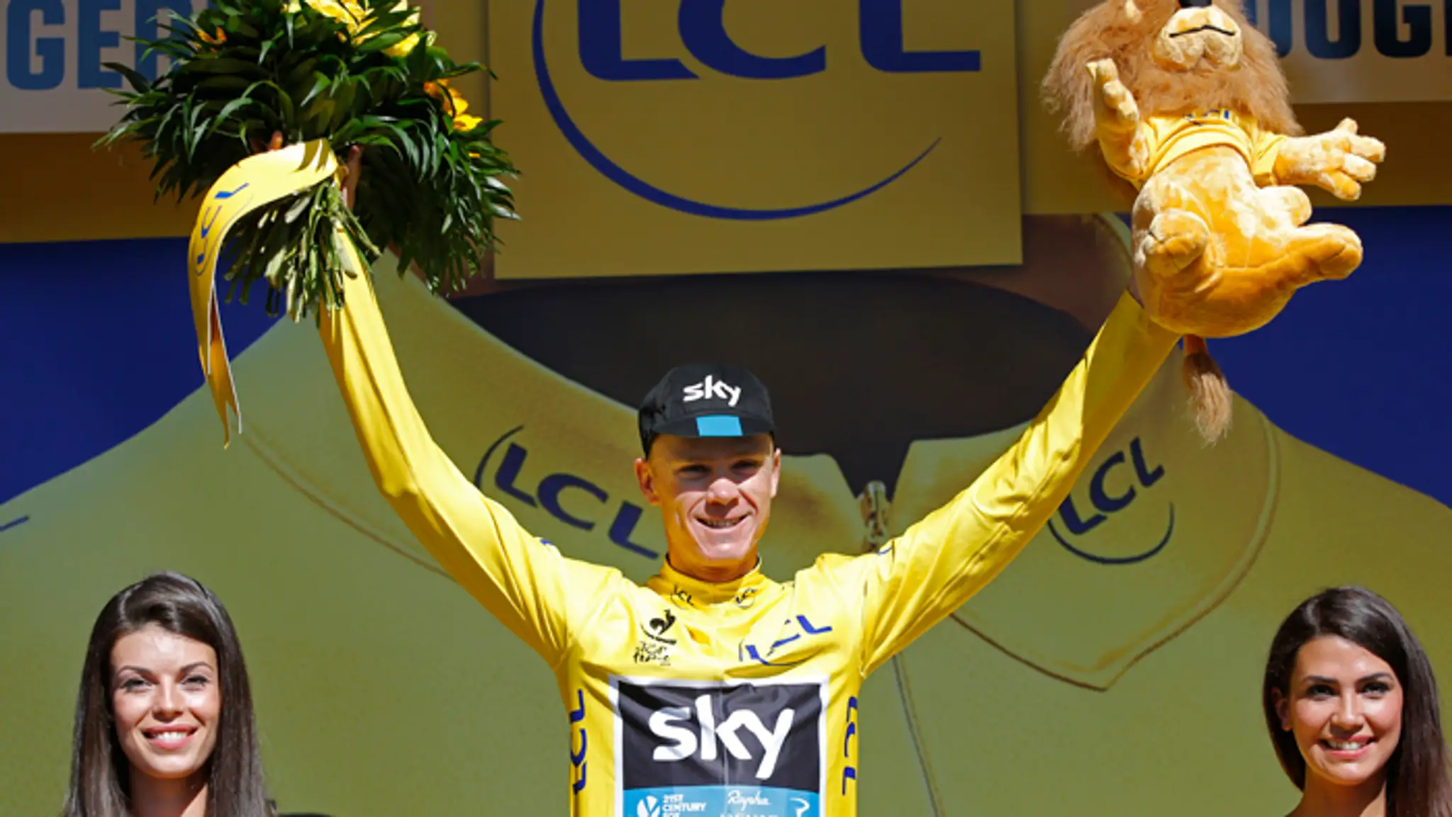 Christopher Froome sa po 7. etape obliekol do žltého dresu.