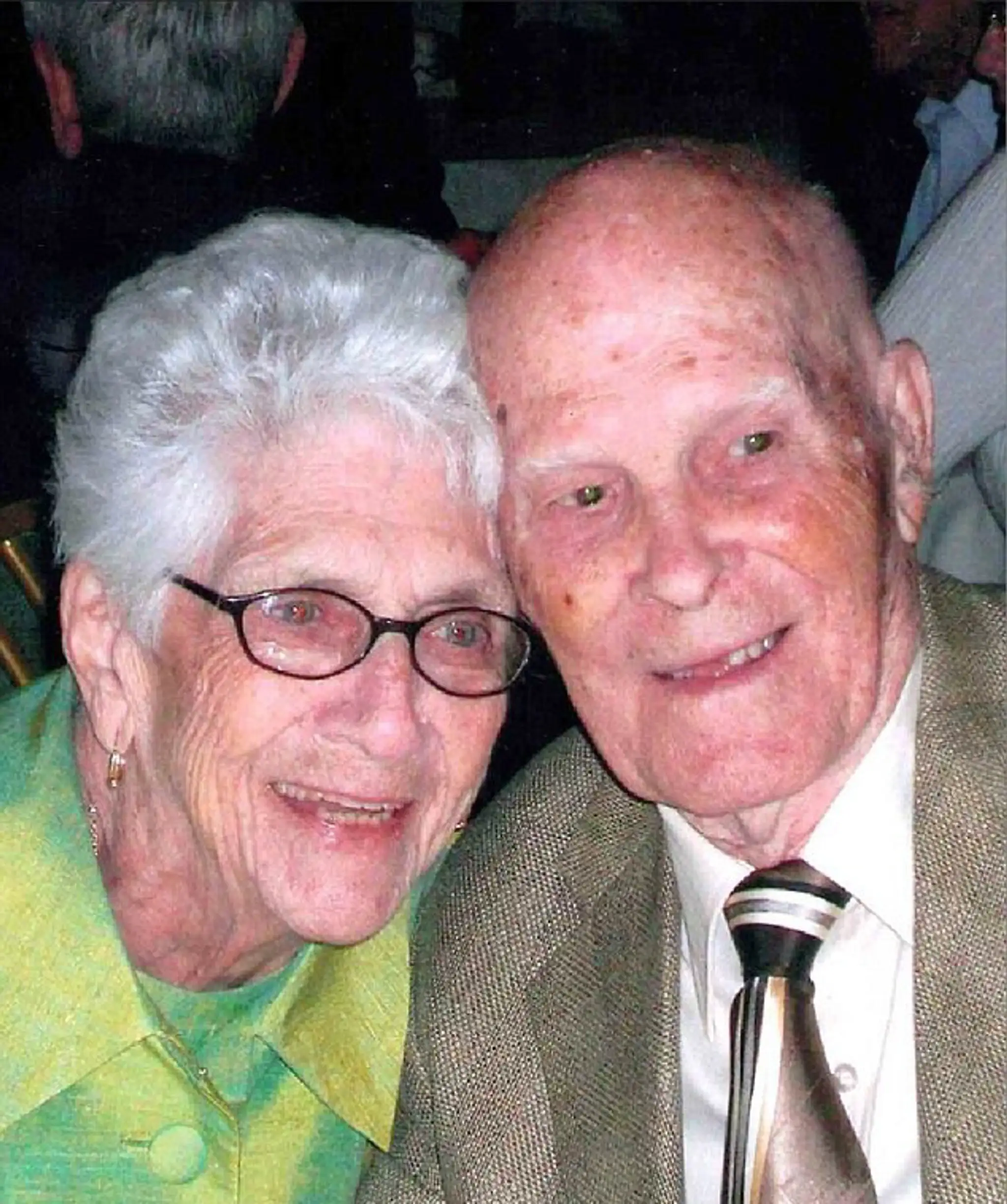 Helen a Joe Auerovci