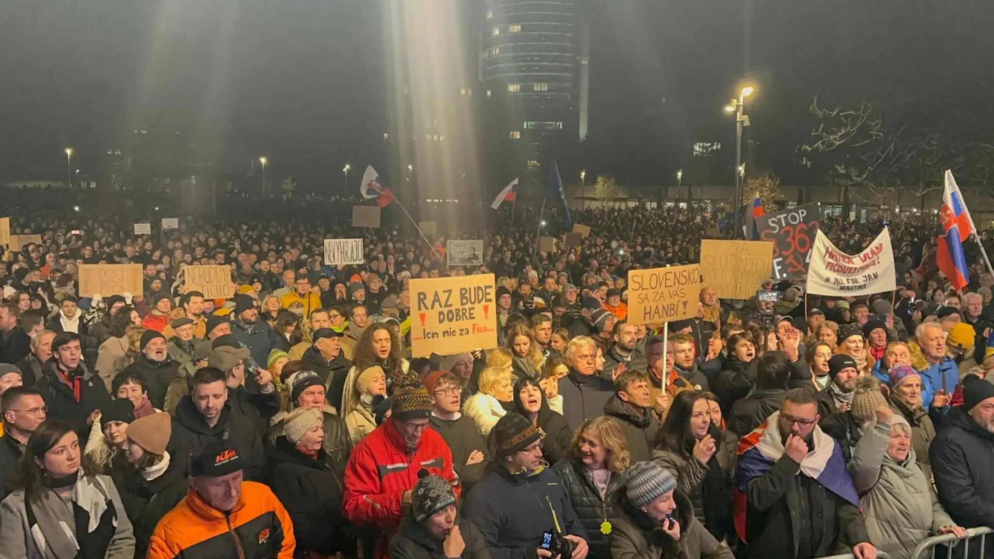 Na protest prišli tisícky ľudí.