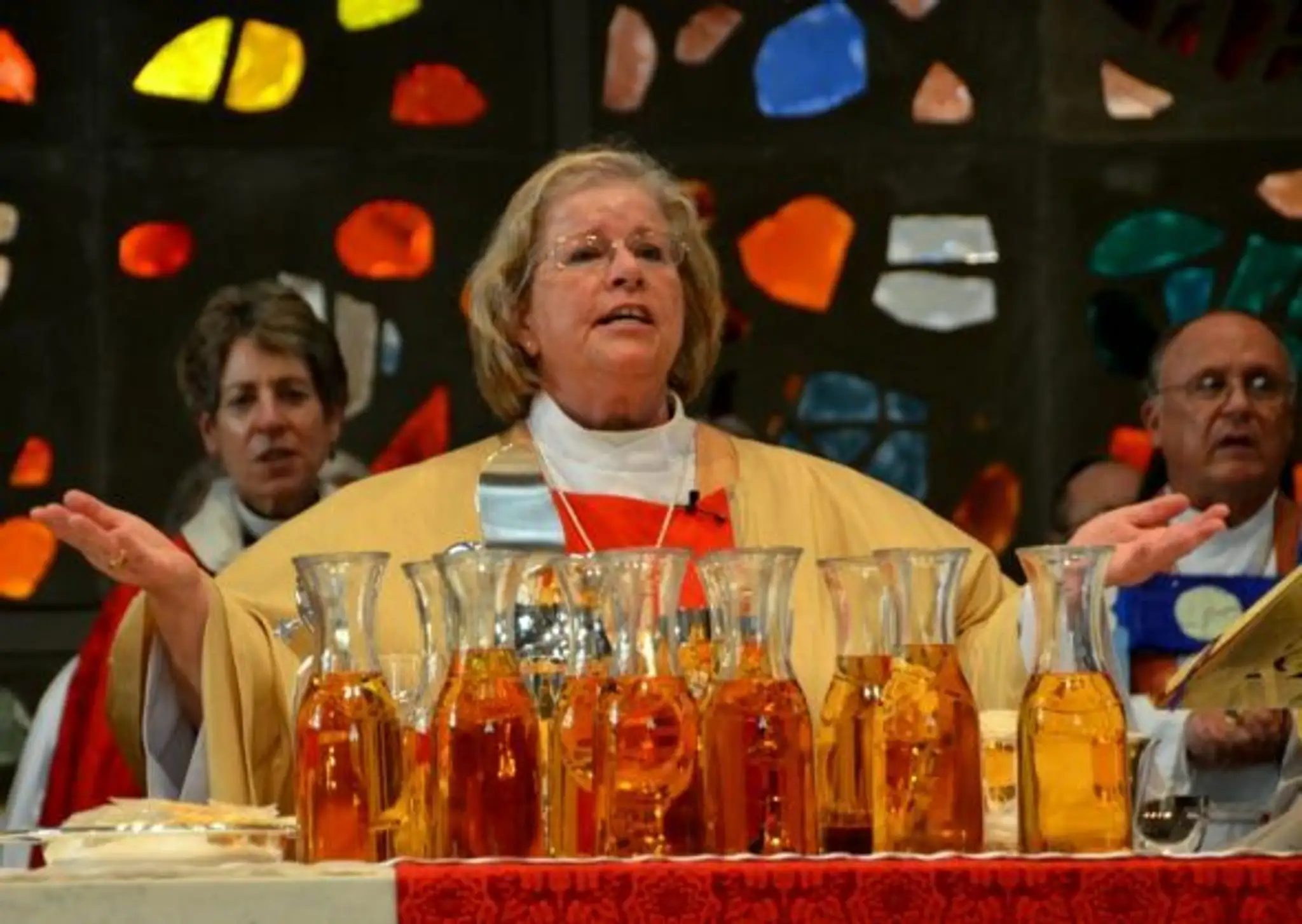 Biskupka Heather Cooková.