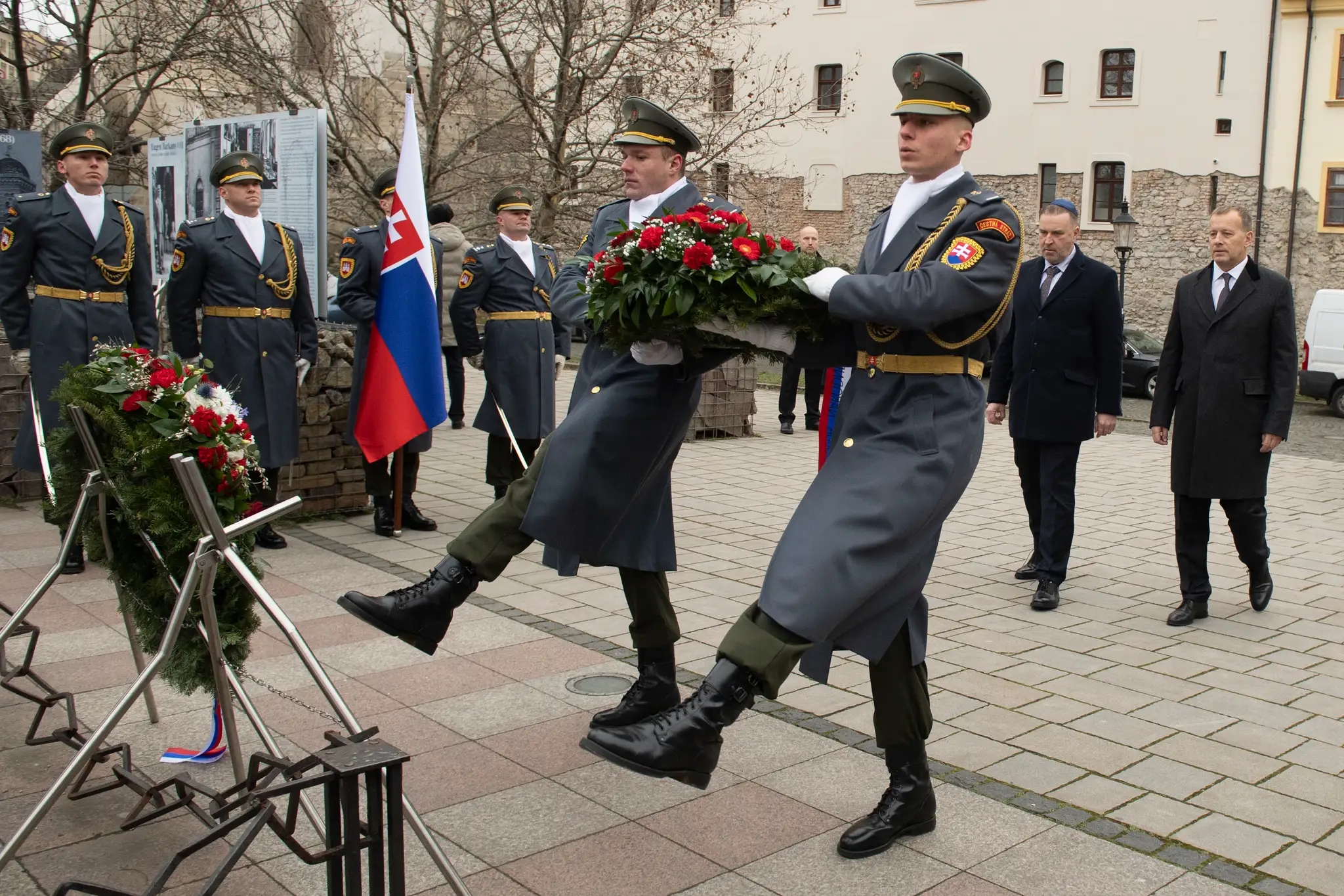 Predseda parlamentu Boris Kollár položil veniec k Pamätníku holokaustu v Bratislave