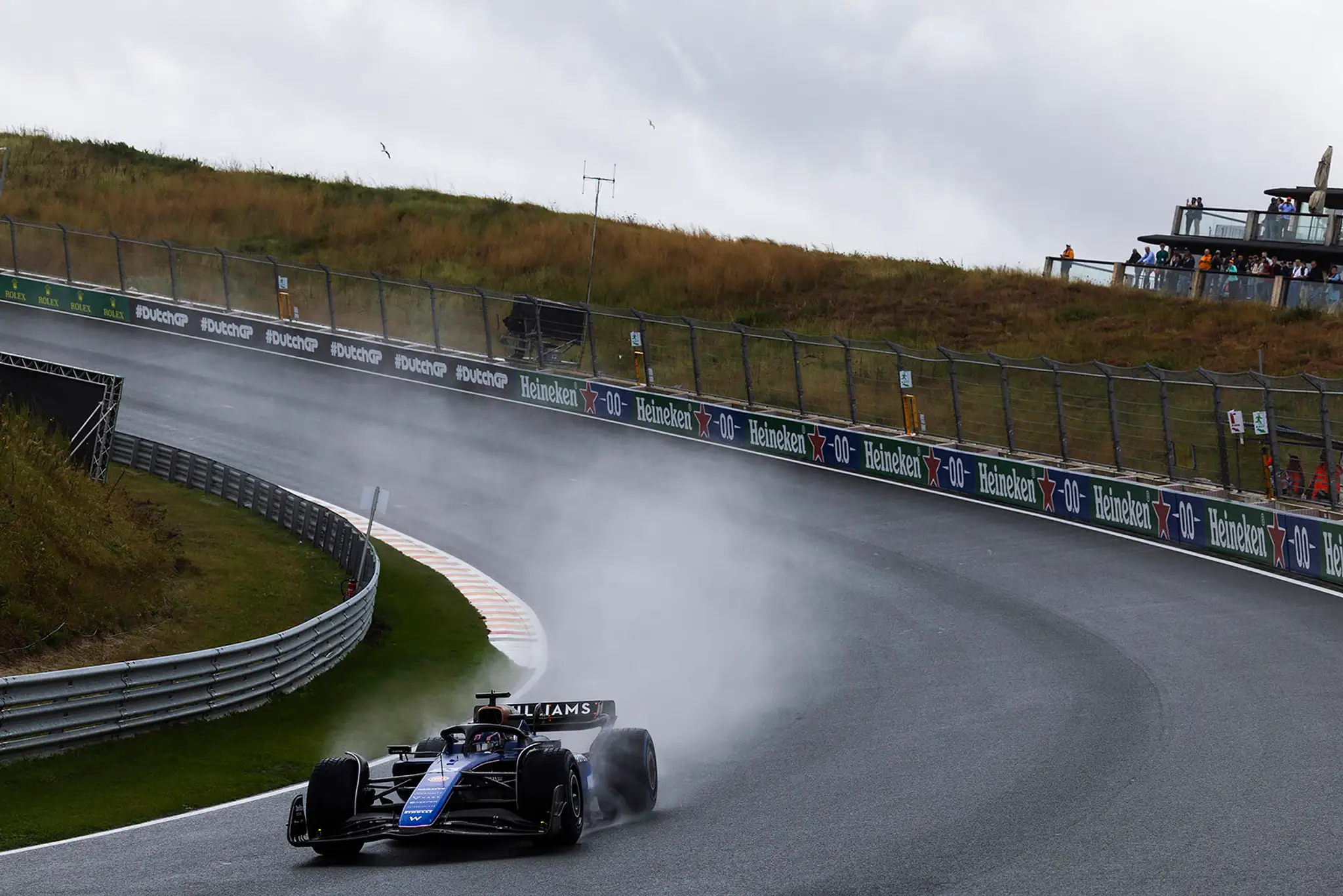 Alexander Albon na trati v Holandsku.