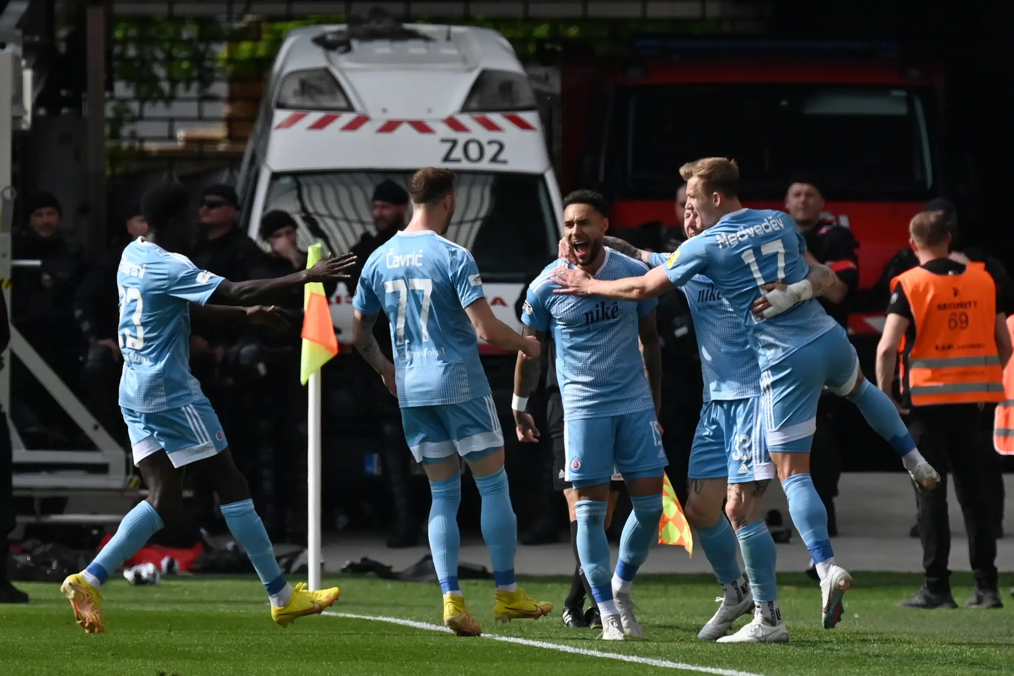 Slovan oslavuje gól do siete Trnavy