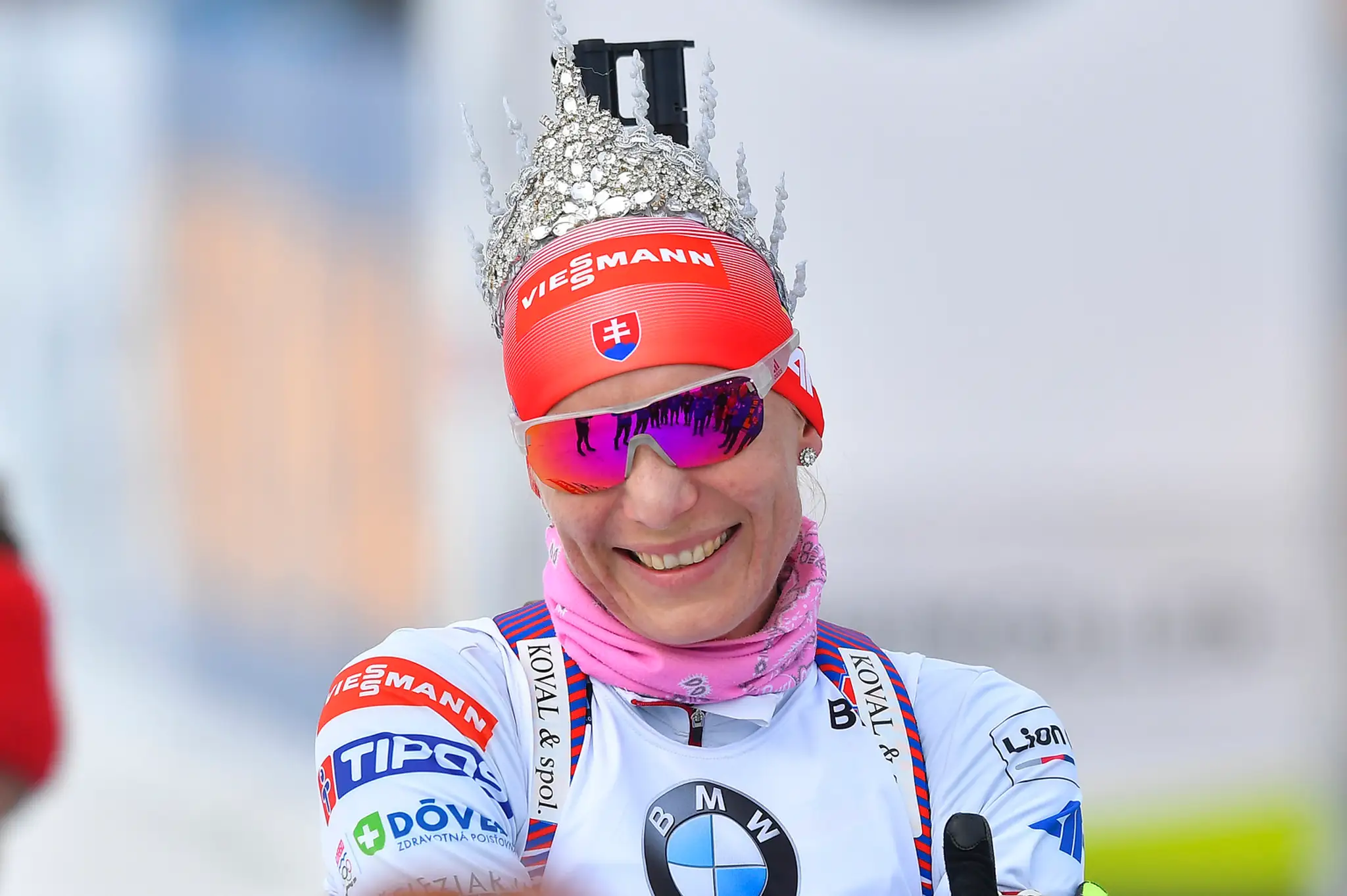 Biatlonistka Anastasia Kuzminová reaguje po pretekoch s hromadným štartom v Osle na Holmenkollene.