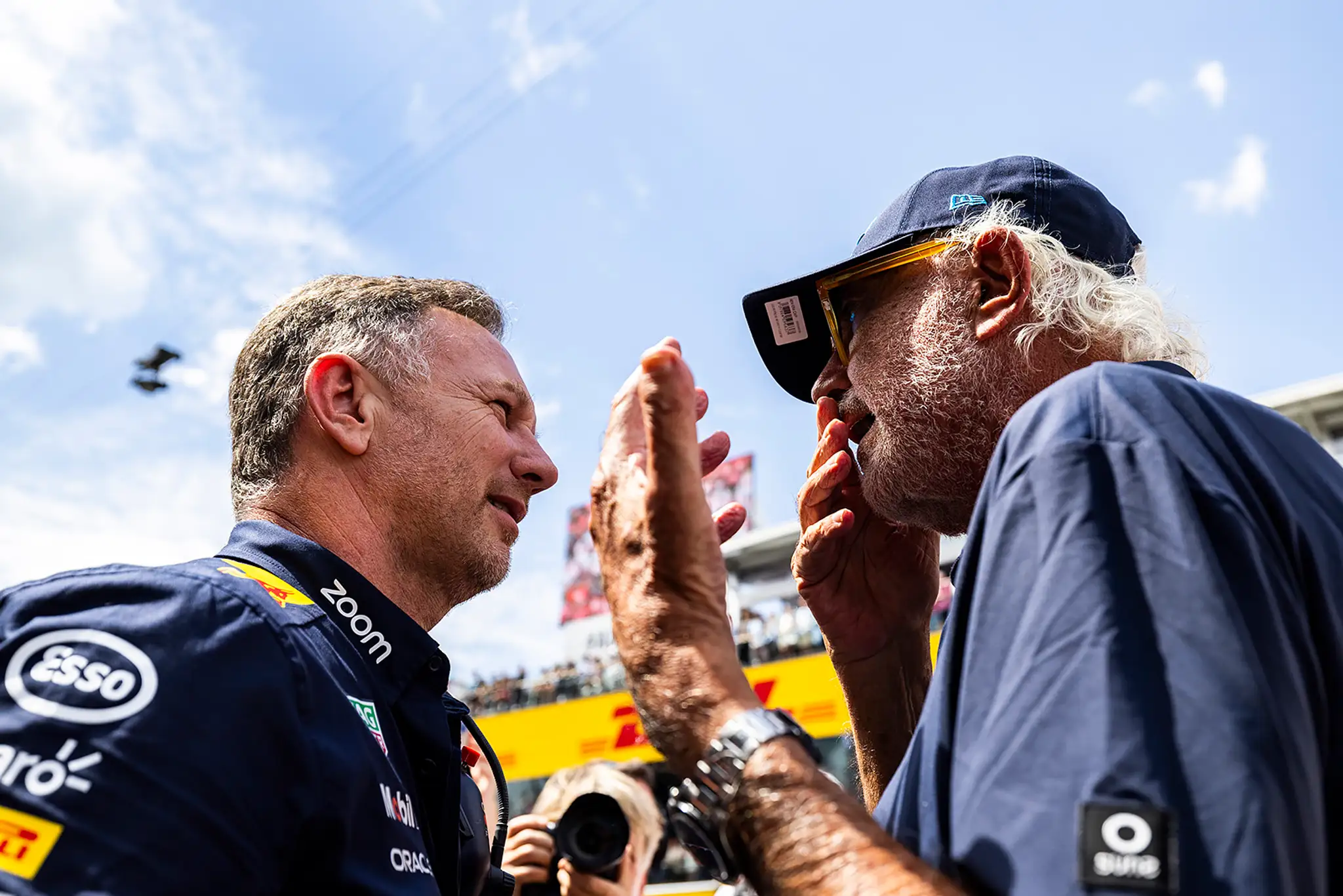 Horner a Briatore. O čom sa asi bavili?