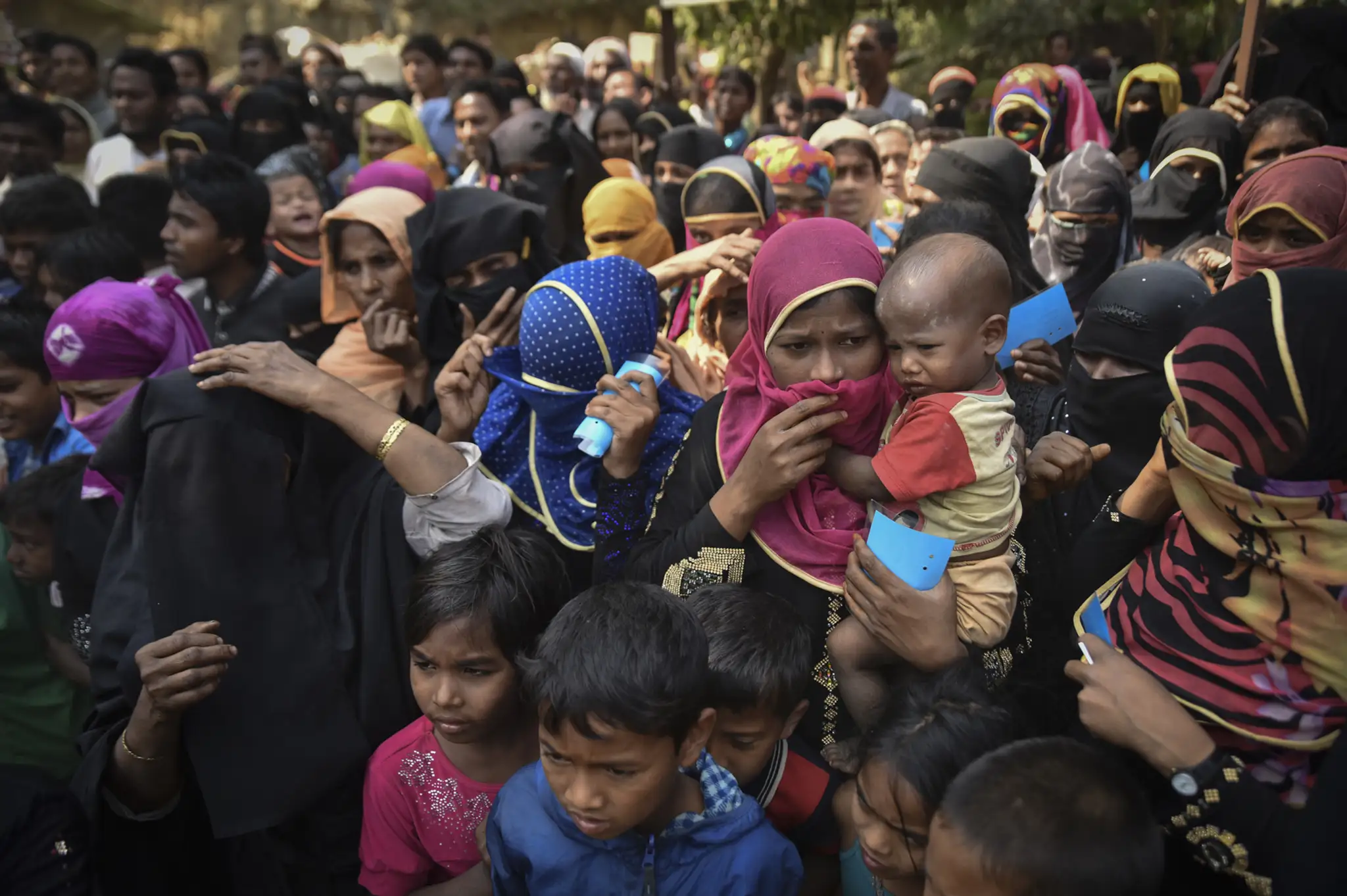 Utekajúce rohingské ženy.