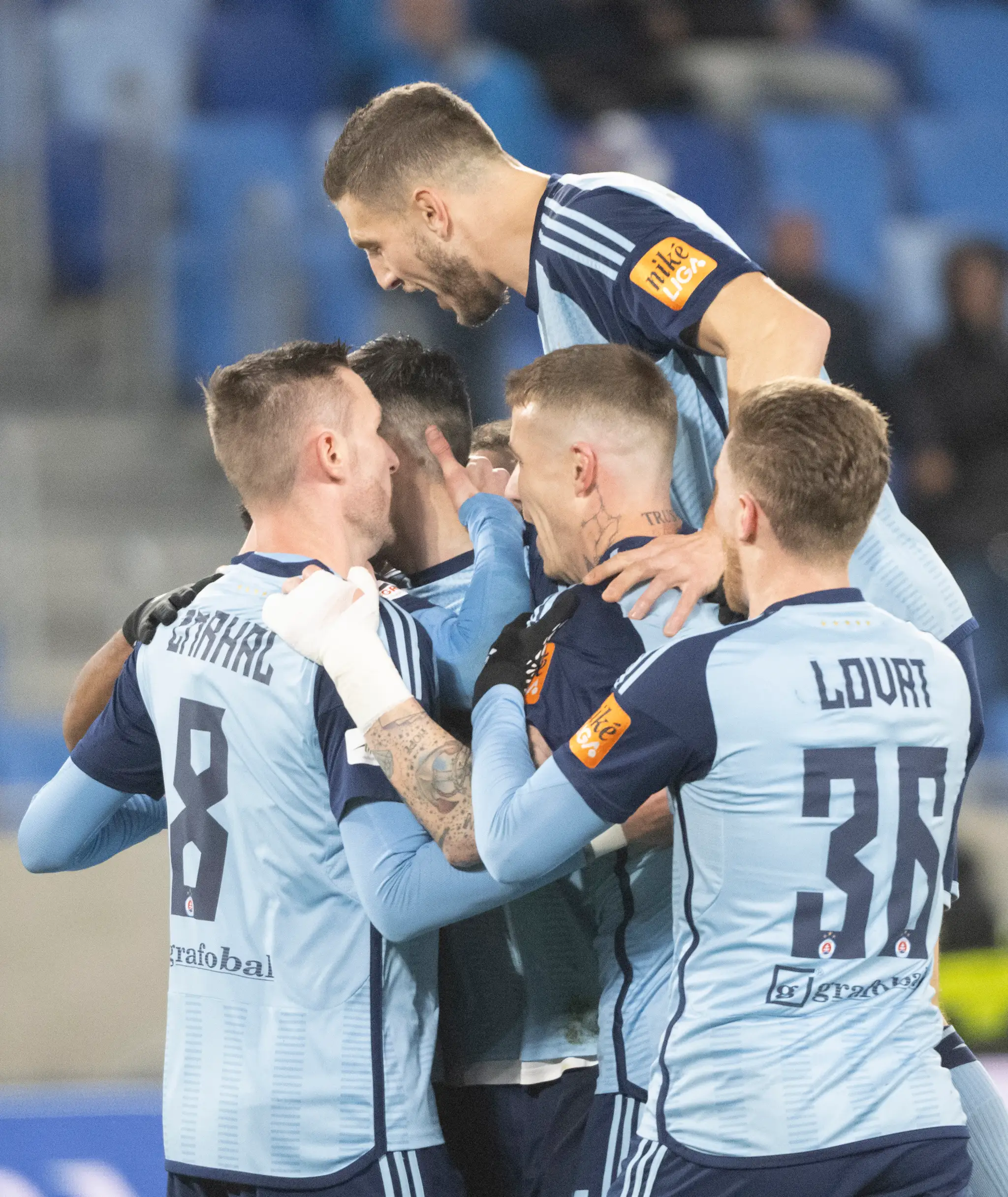 Futbalisti Slovana sa tešia po strelení gólu v 18. kole Niké ligy proti Dunajskej Strede.