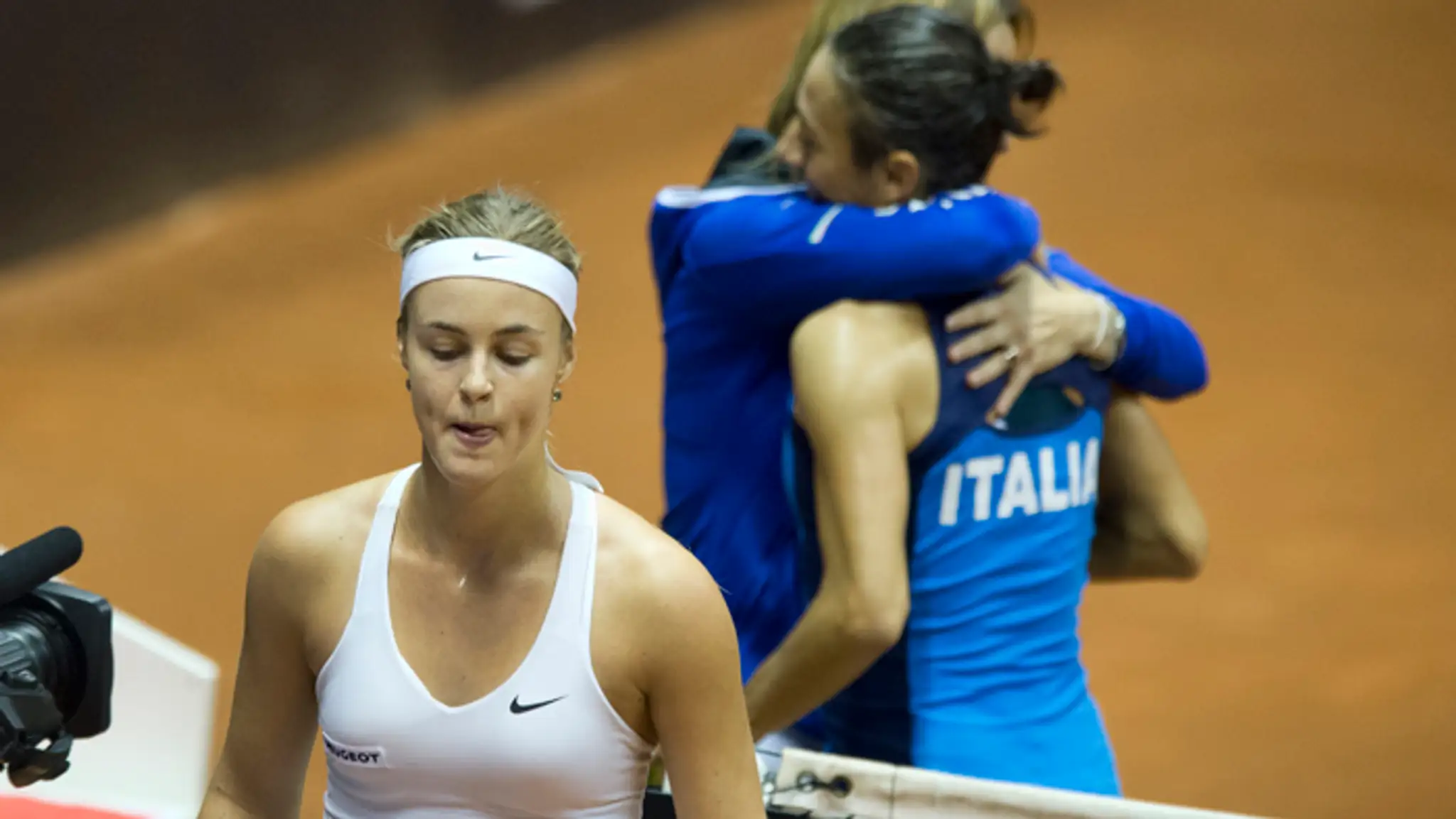 Anna Karolína Schmiedlová po prehre proti Talianke Francesce Schiavoneovej.