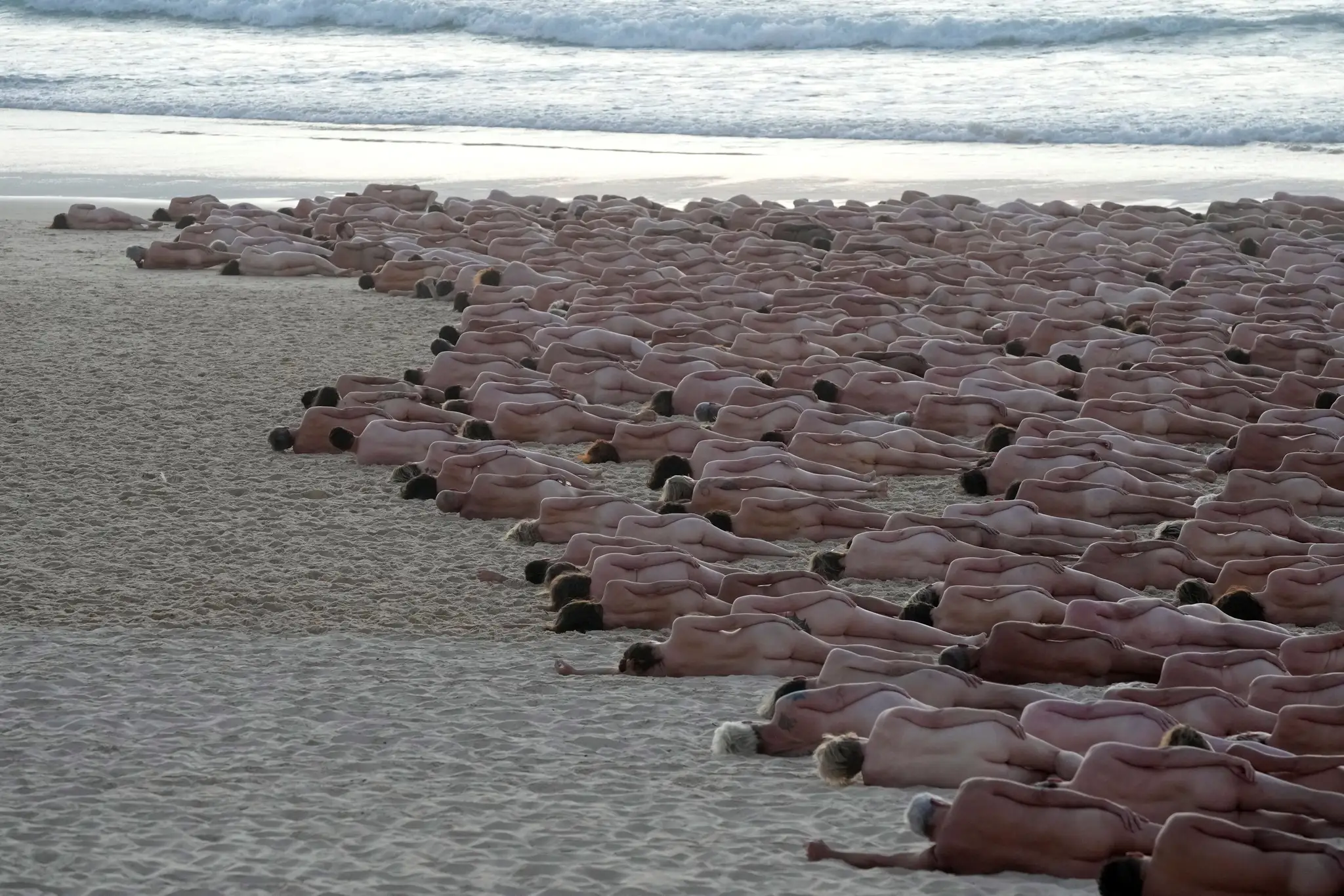Naháči na Bondi Beach.