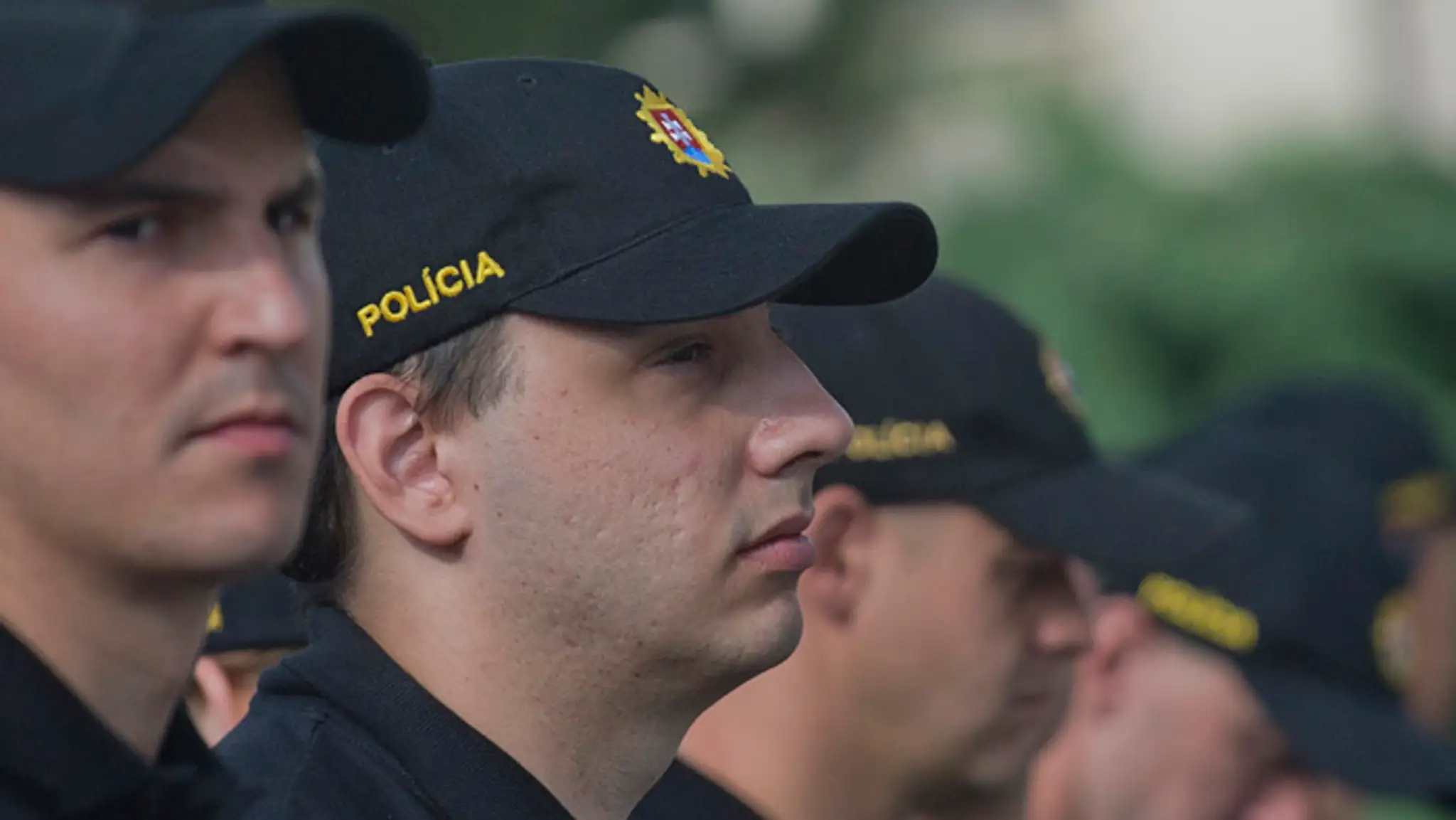 Príslušníci policajného zboru počas slávnostného vyslania do Maďarska.