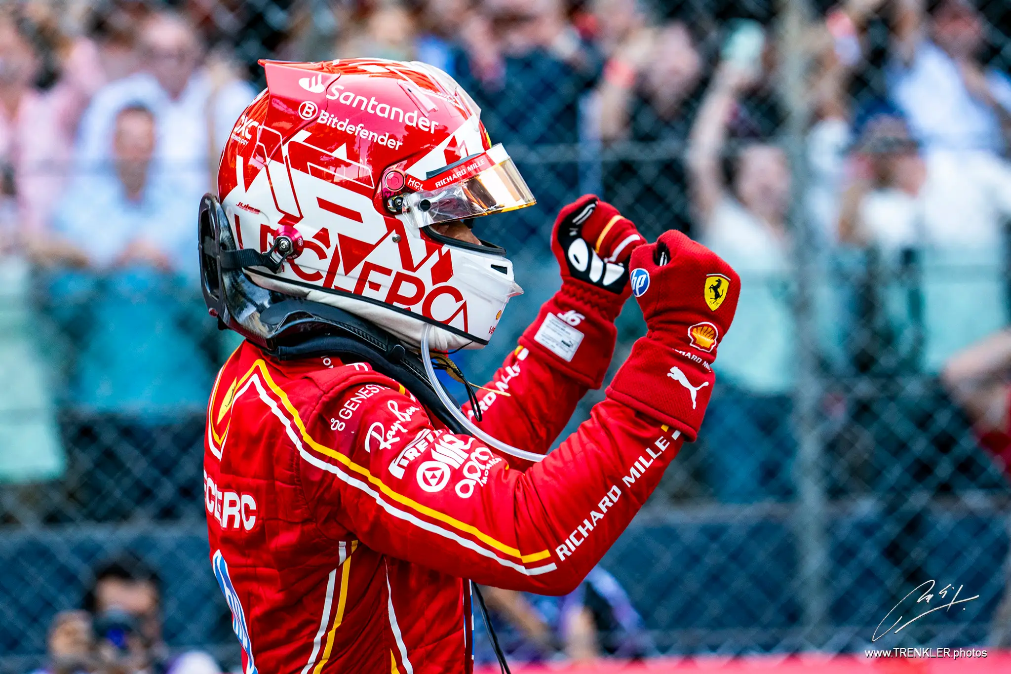 Ferrari sa tešilo aj z triumfu Charlesa Leclerca.