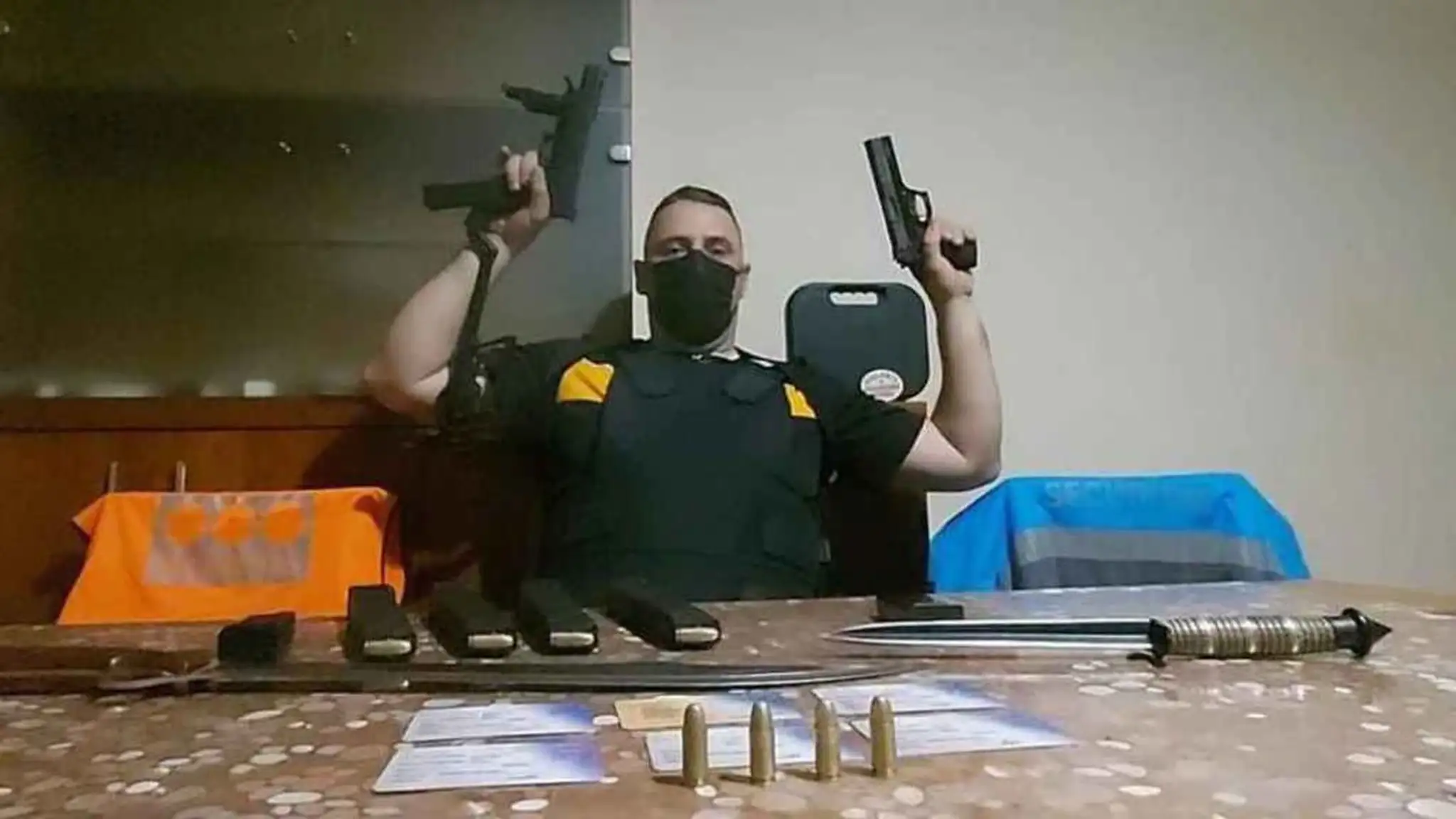 Marin Eugen Sabau na zábere z videa, ktoré zverejnil na sociálnej sieti.