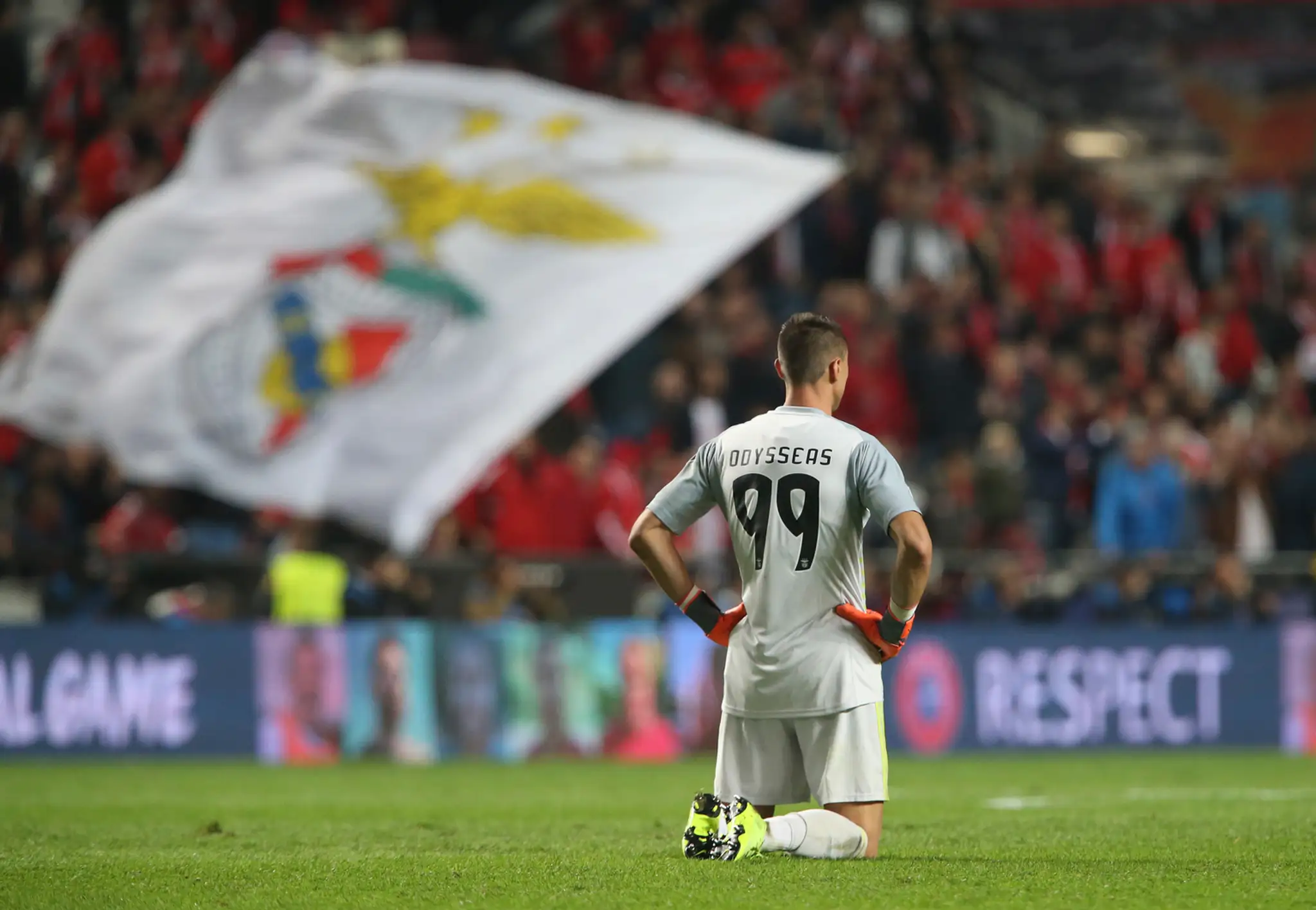 Odisseas Vlachodimos z Benficy reaguje po dueli LM proti Ajaxu. 