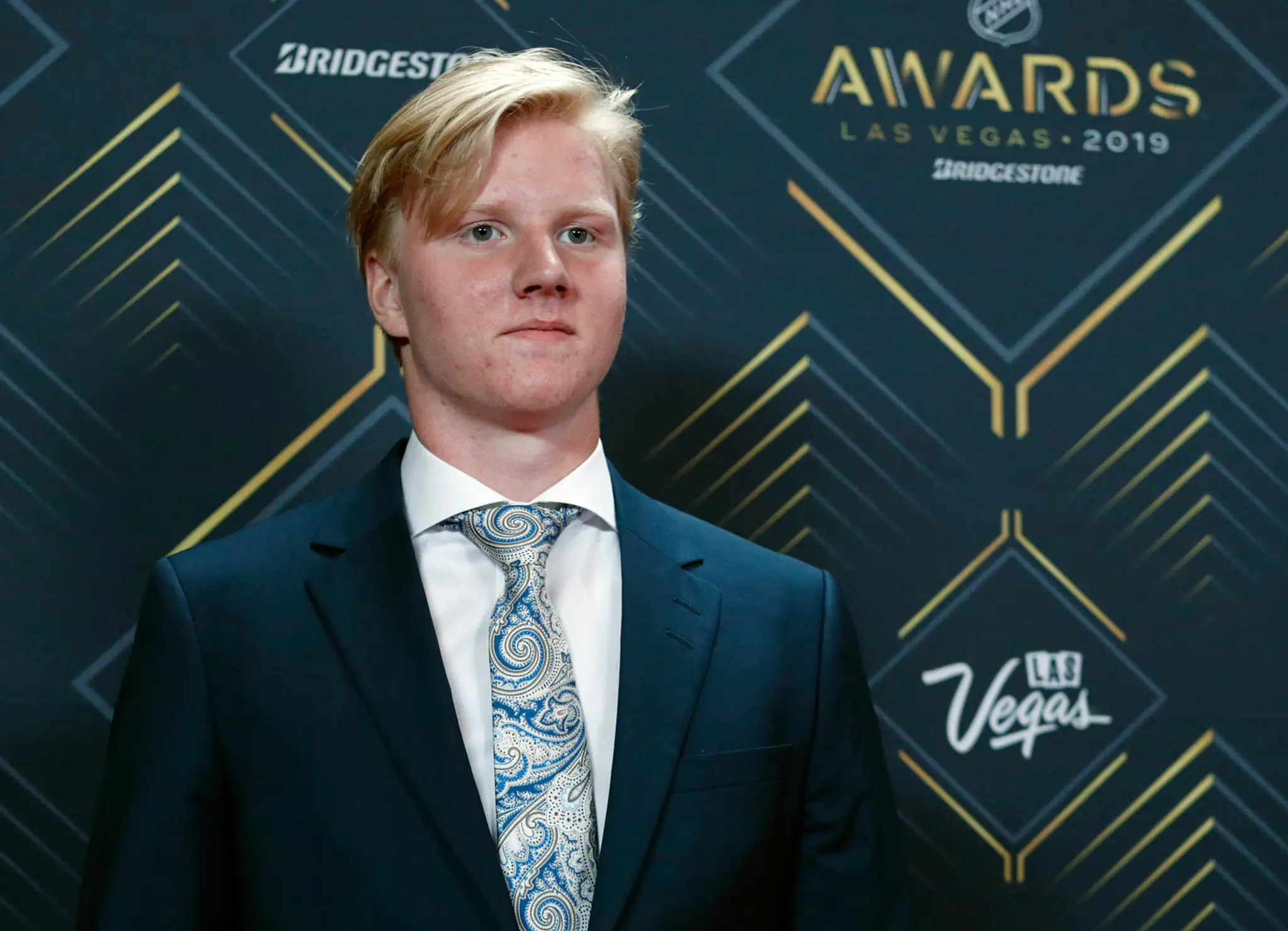 Aleksander Barkov počas odovzdávania ocenení NHL.