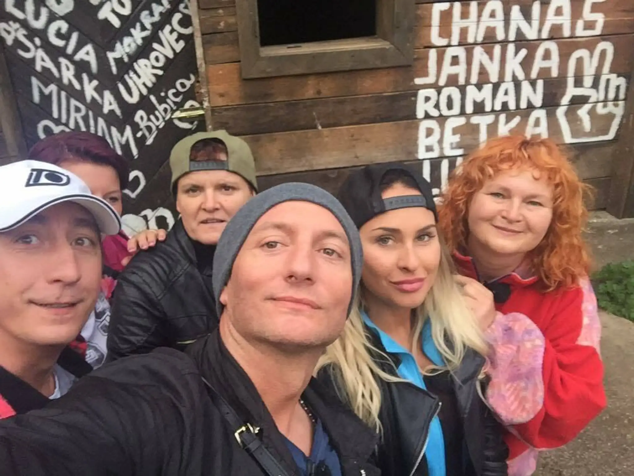 Bez servítky - Miki, Lucia, Betka, Petra, Miriam