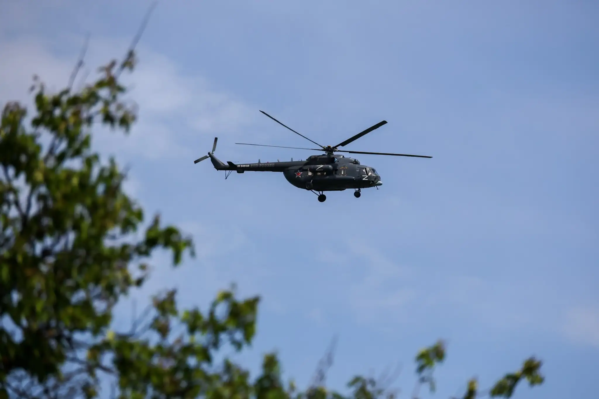 Ruský vojenský vrtuľník Mi-8.