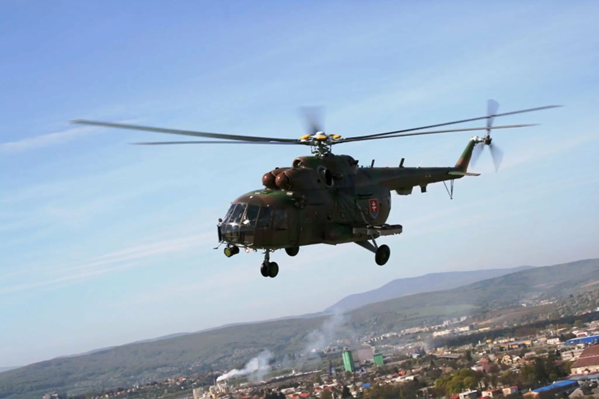 Vojenský vrtuľník MI - 17