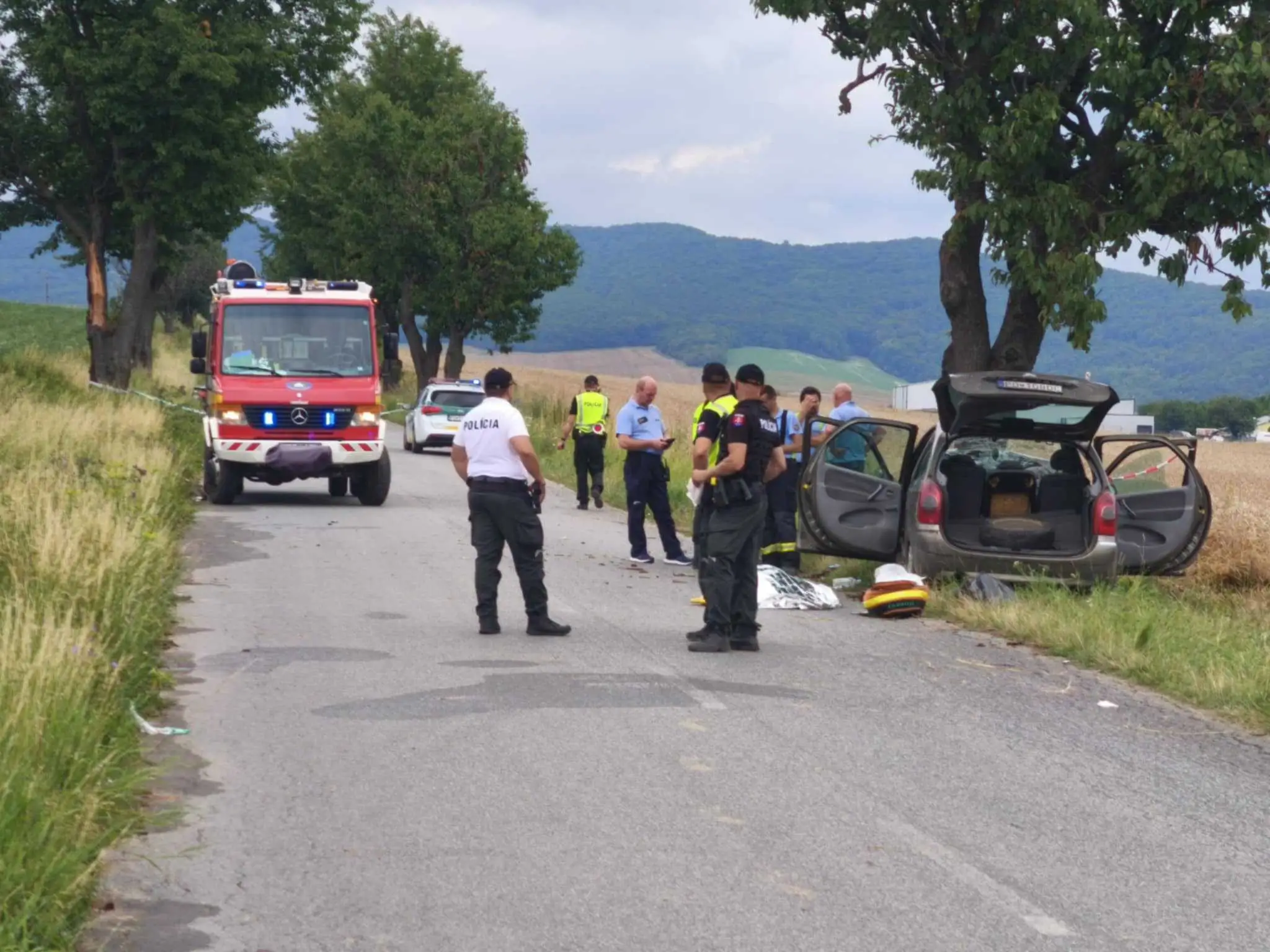 Vážna nehoda v okrese Sabinov. Jeden človek neprežil, ďalší šiesti sú zranení