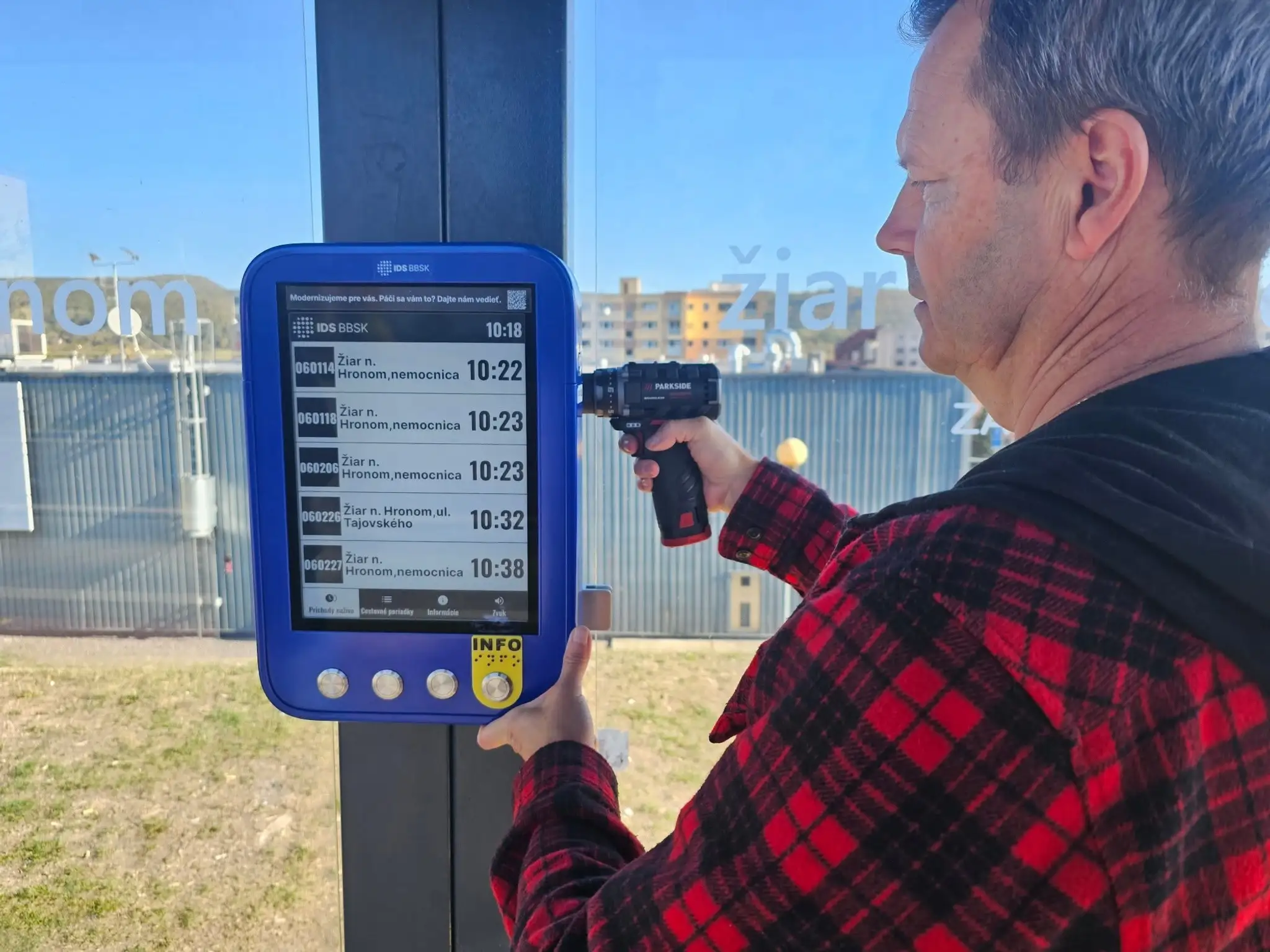 Nové elektronické označníky testujú v Banskobystrickom kraji