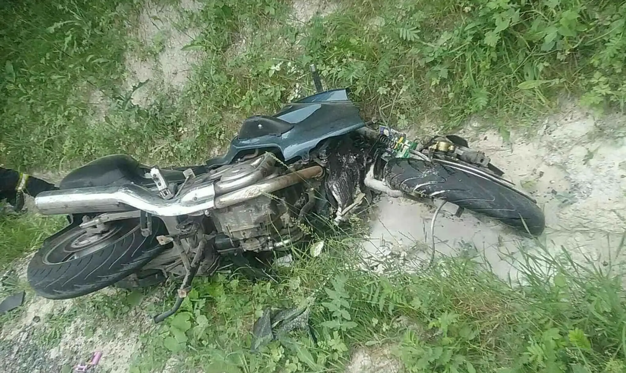 Na Bukovej sa motorkár čelne zrazil s kamiónom.