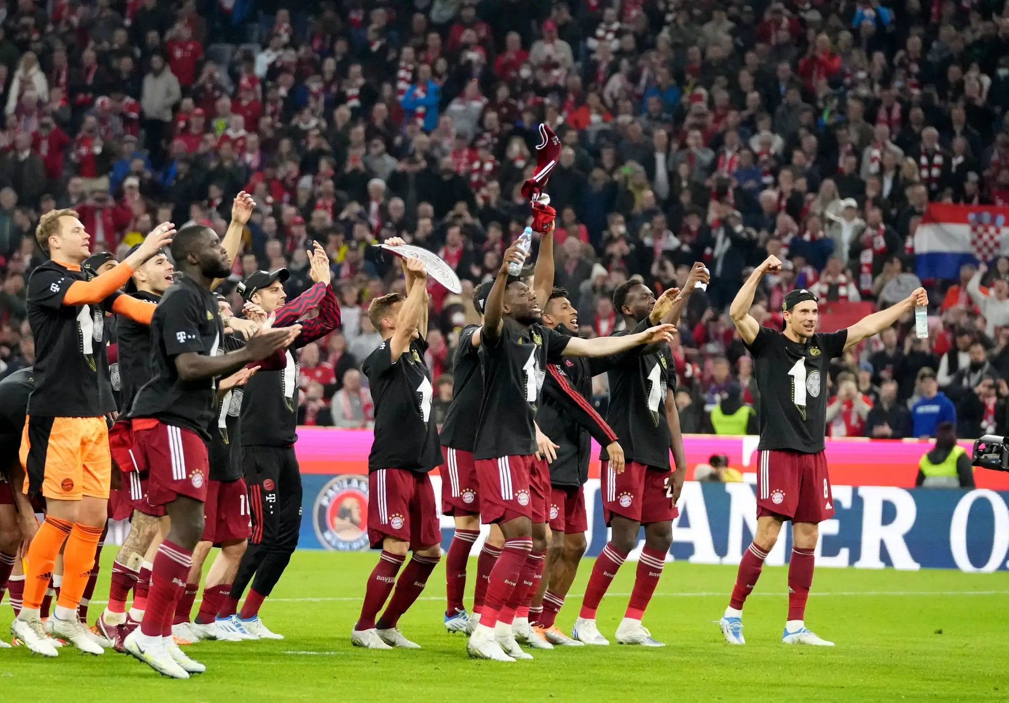 Bayern oslavuje nemecký titul.