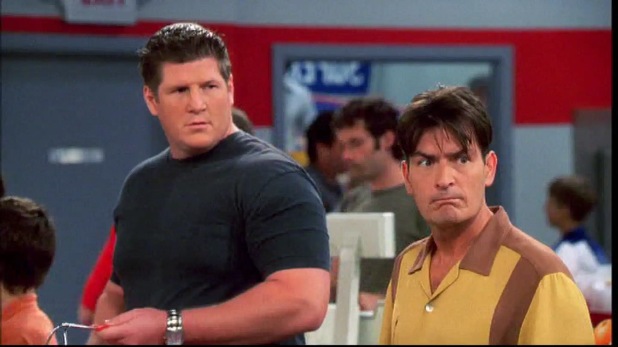 Brian Turk ako Mike v Dva a pol chlapa