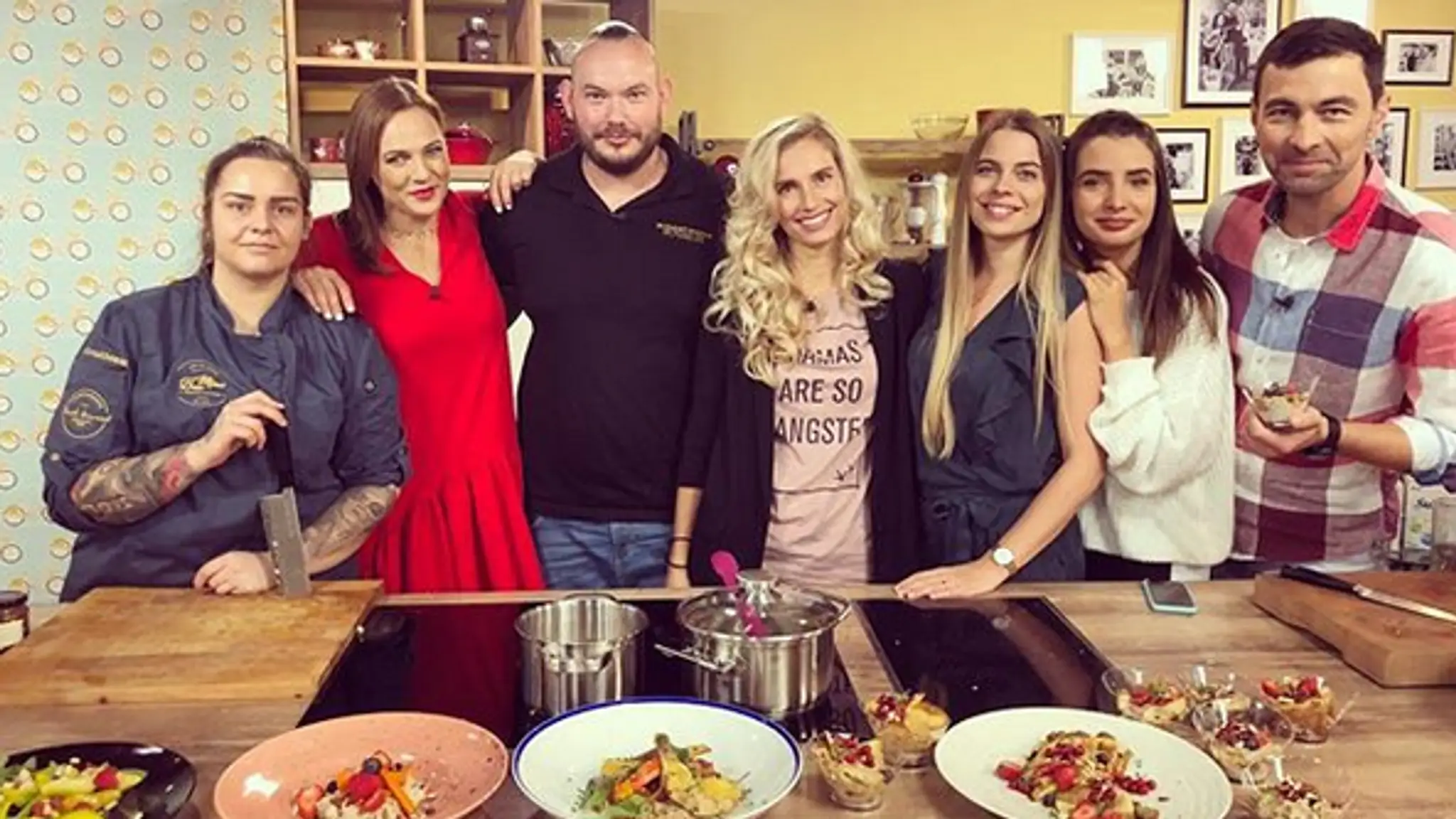 Biatlonistka Lisa Vittozziová s malým glóbusom za triumf v súťaži jednotlivcov vo Svetovom pohári po Osle na Holmenkollene.