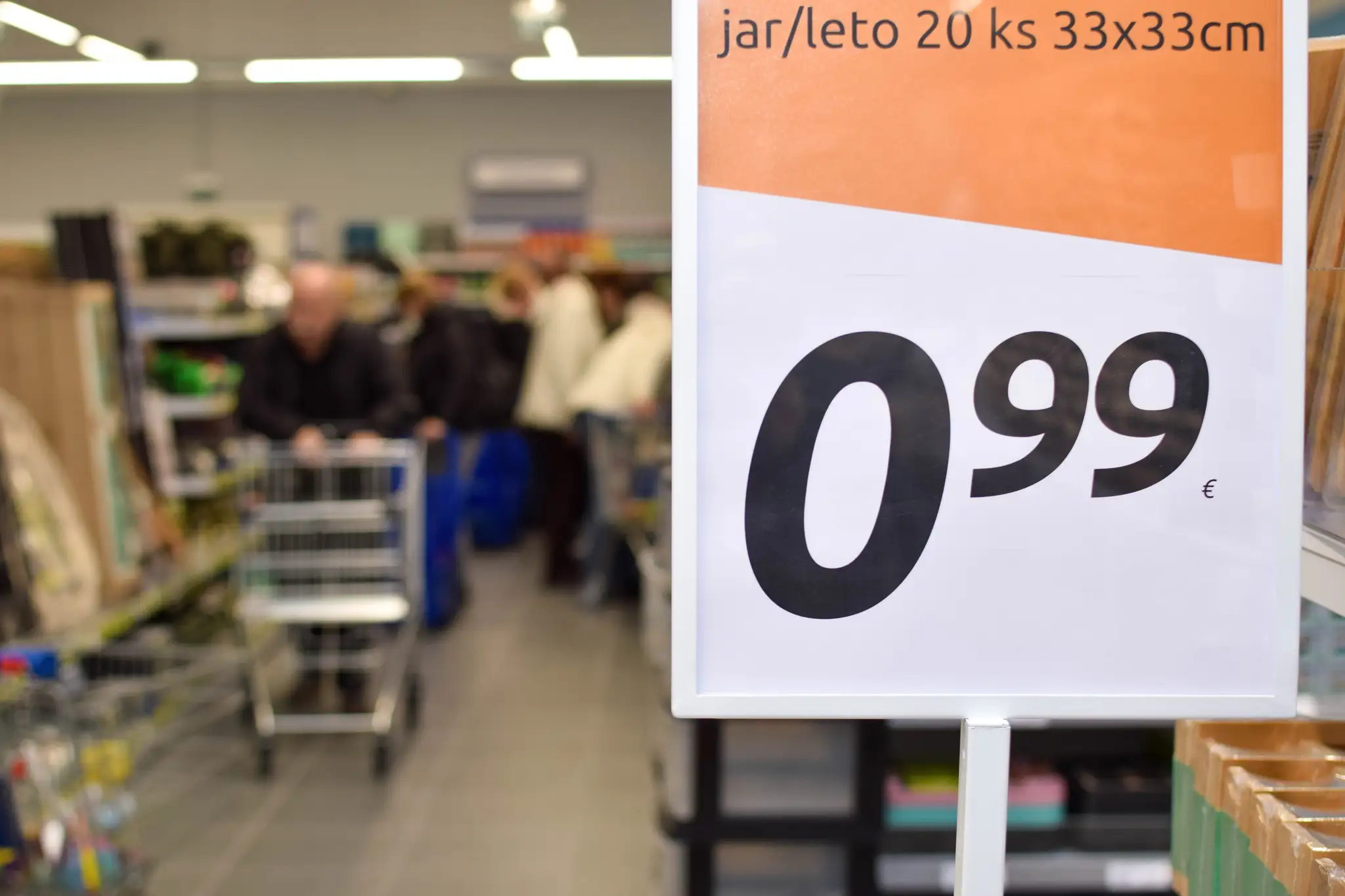 Otvorenie prvej prevádzky obchodu Action na Slovensku.