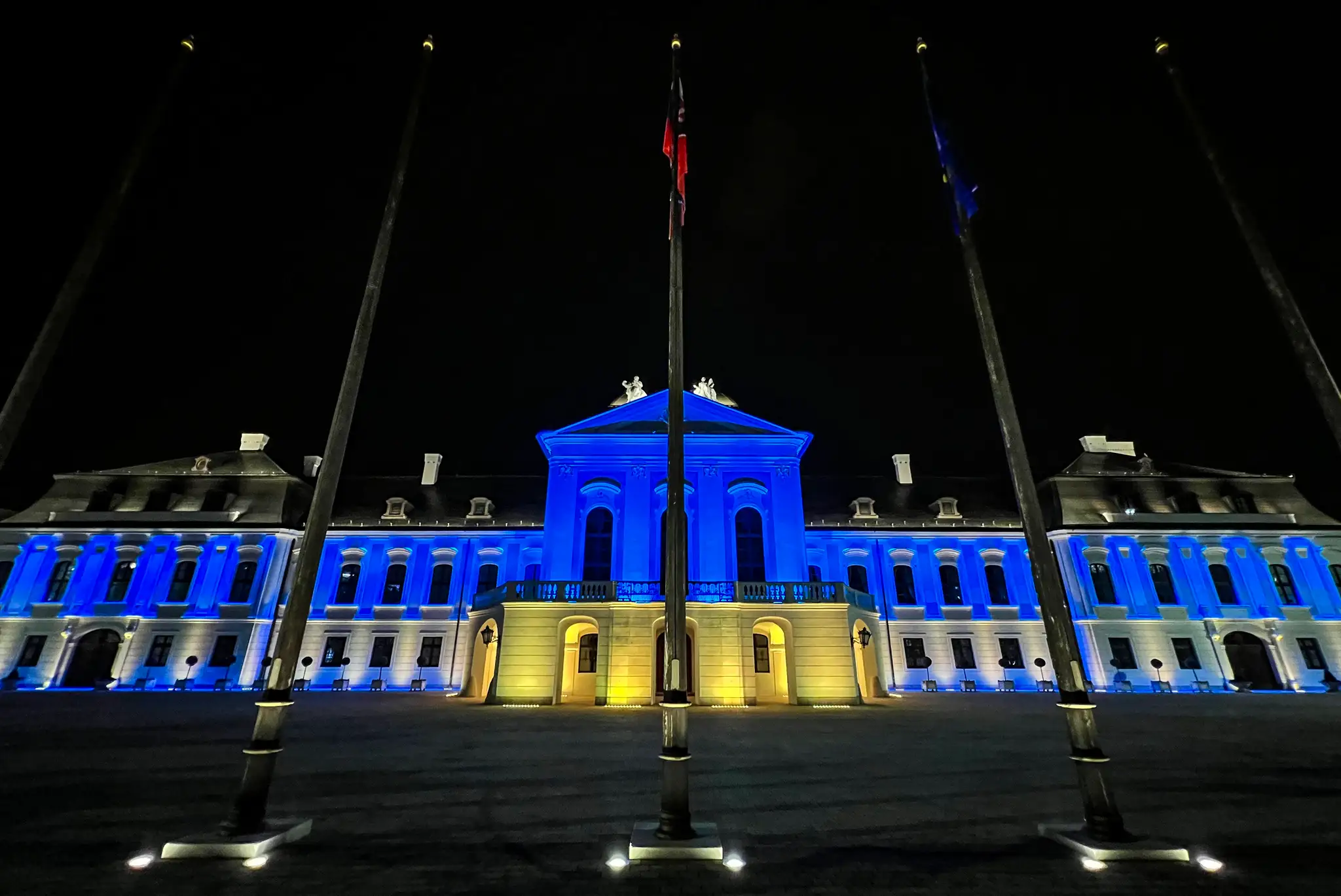 Prezidentský palác v ukrajinských farbách.