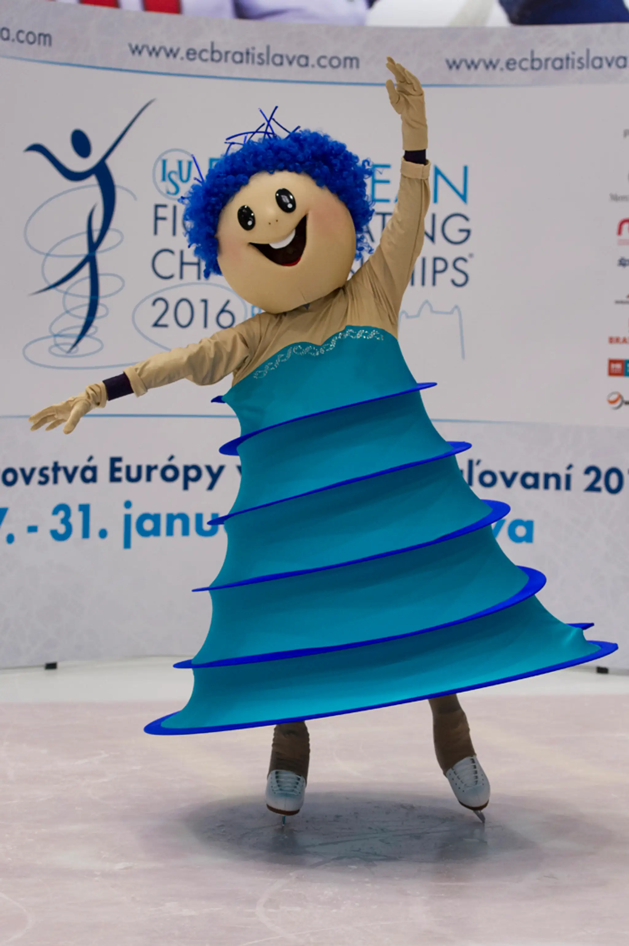 Maskot ISU majstrovstiev Európy v krasokorčuľovaní 2016 "Zimka".