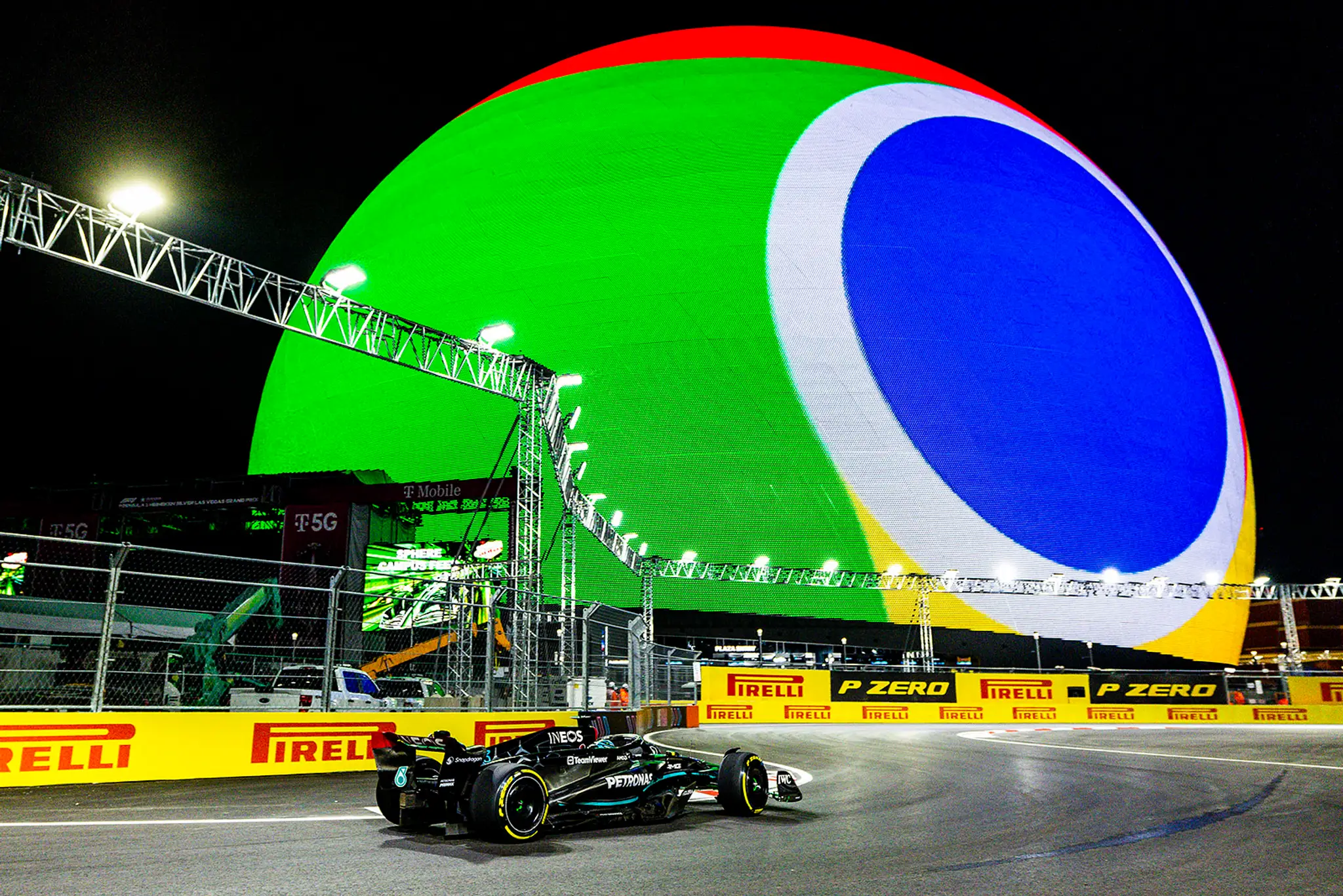 George Russell na Mercedese.